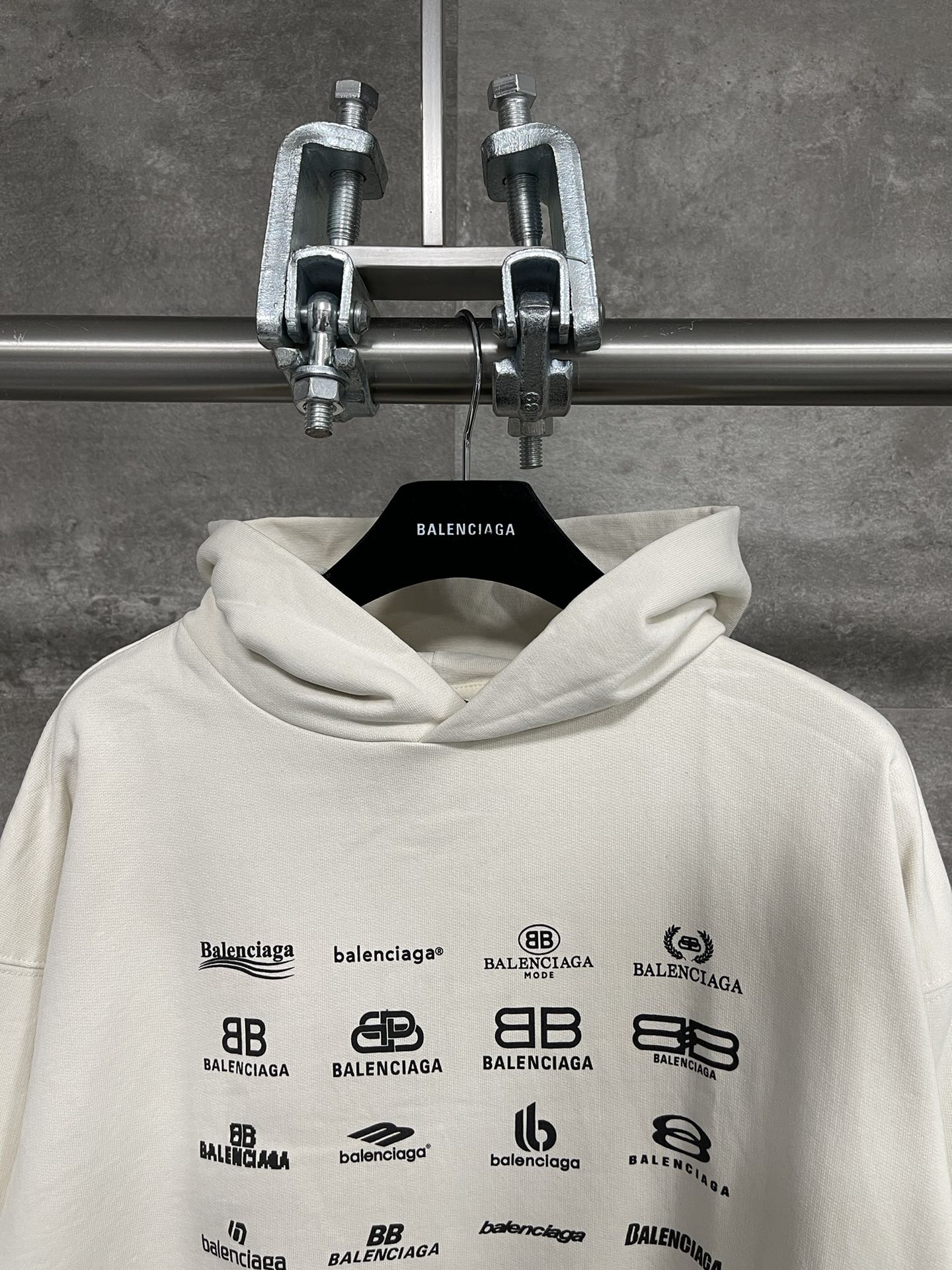 Balenciaga Archives Logos Hoodie (726241TNVQ81070）