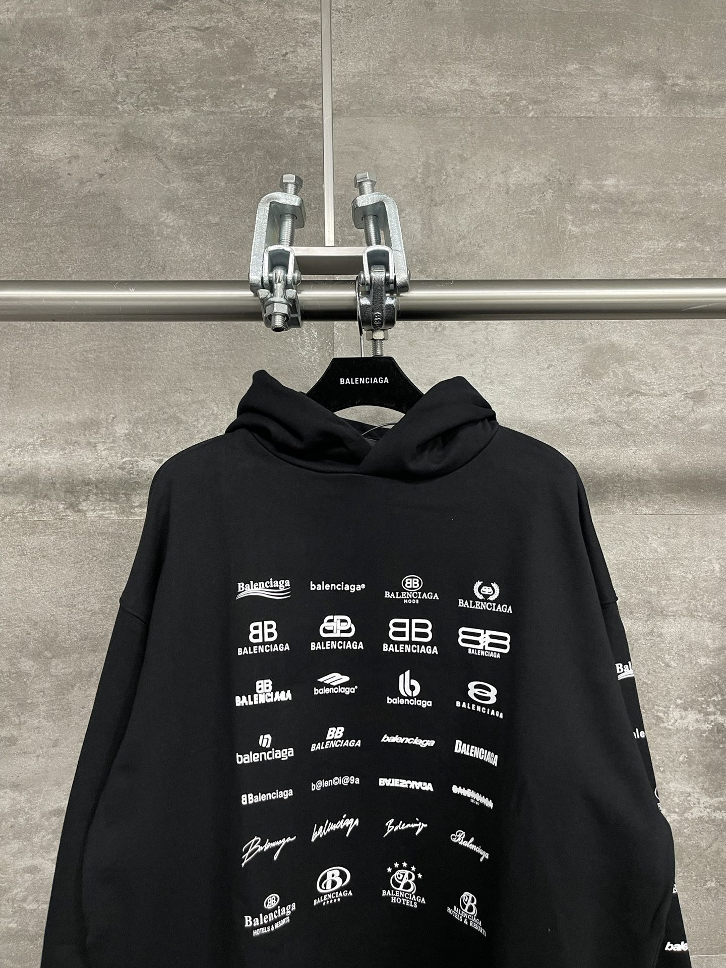 Balenciaga Archives Logos Hoodie (726241TNVQ81070）