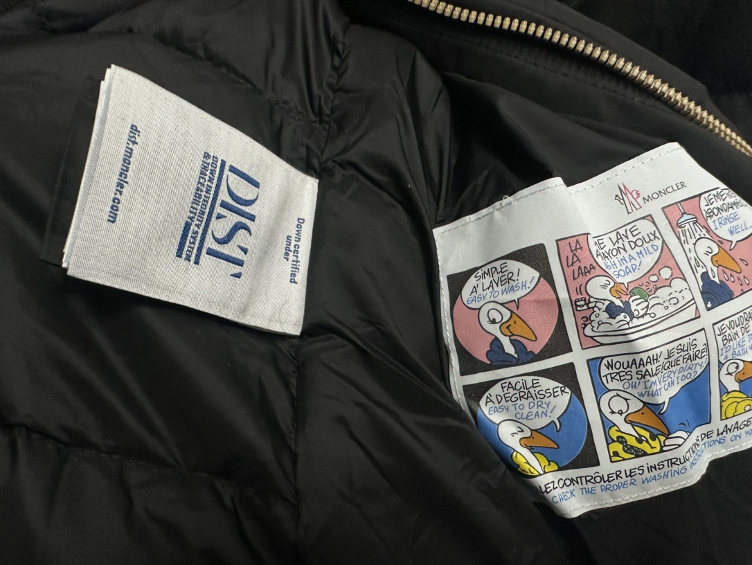 Moncler BrosseShort down jacket（J20931A0010454AQE999）