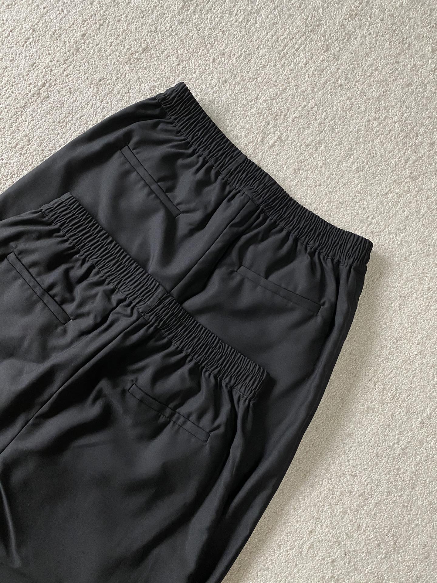 Louis Vuitton   Drawstring wool trousers（1AGJIS）