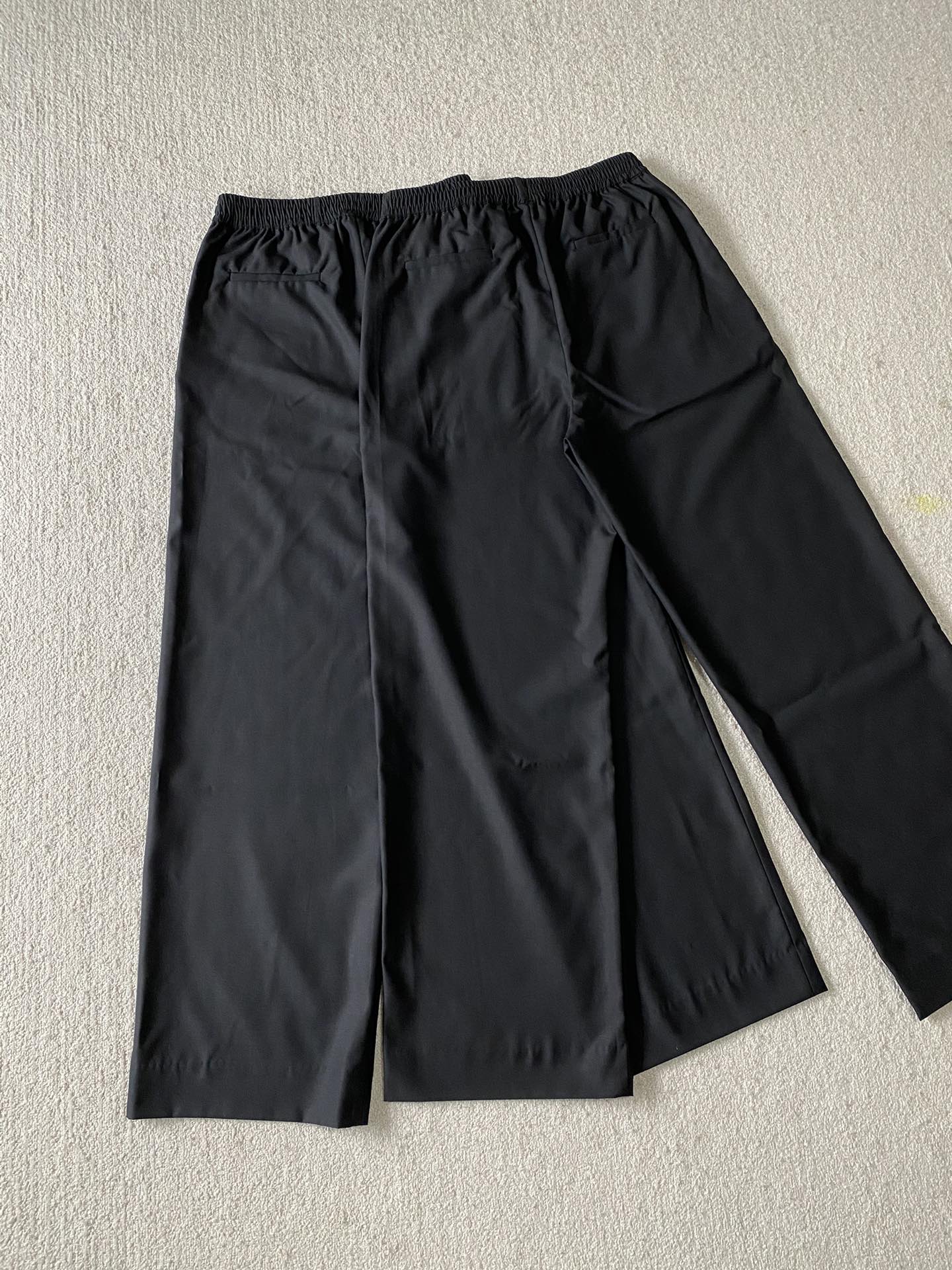 Louis Vuitton   Drawstring wool trousers（1AGJIS）