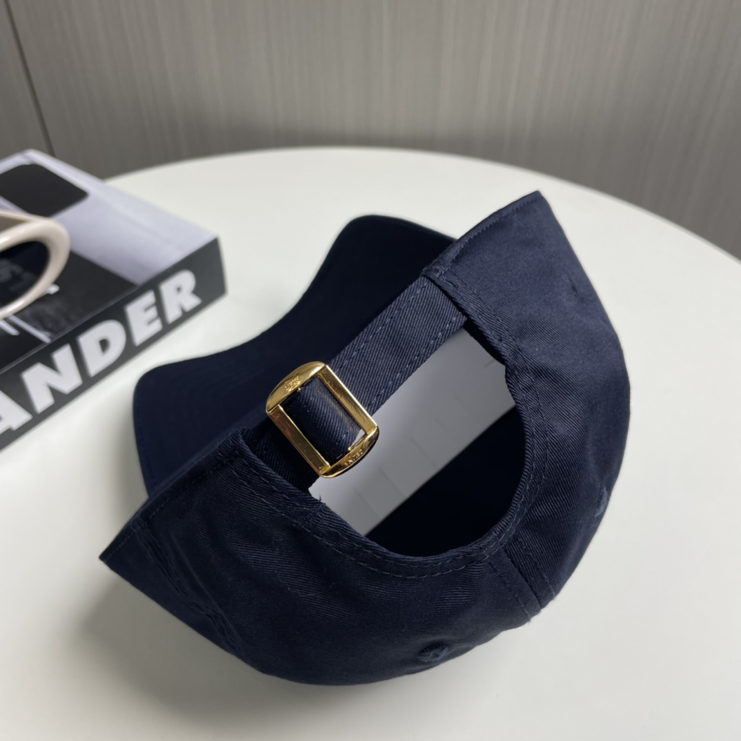 CELINE Triomphe Baseball Cap（AA01C234X）