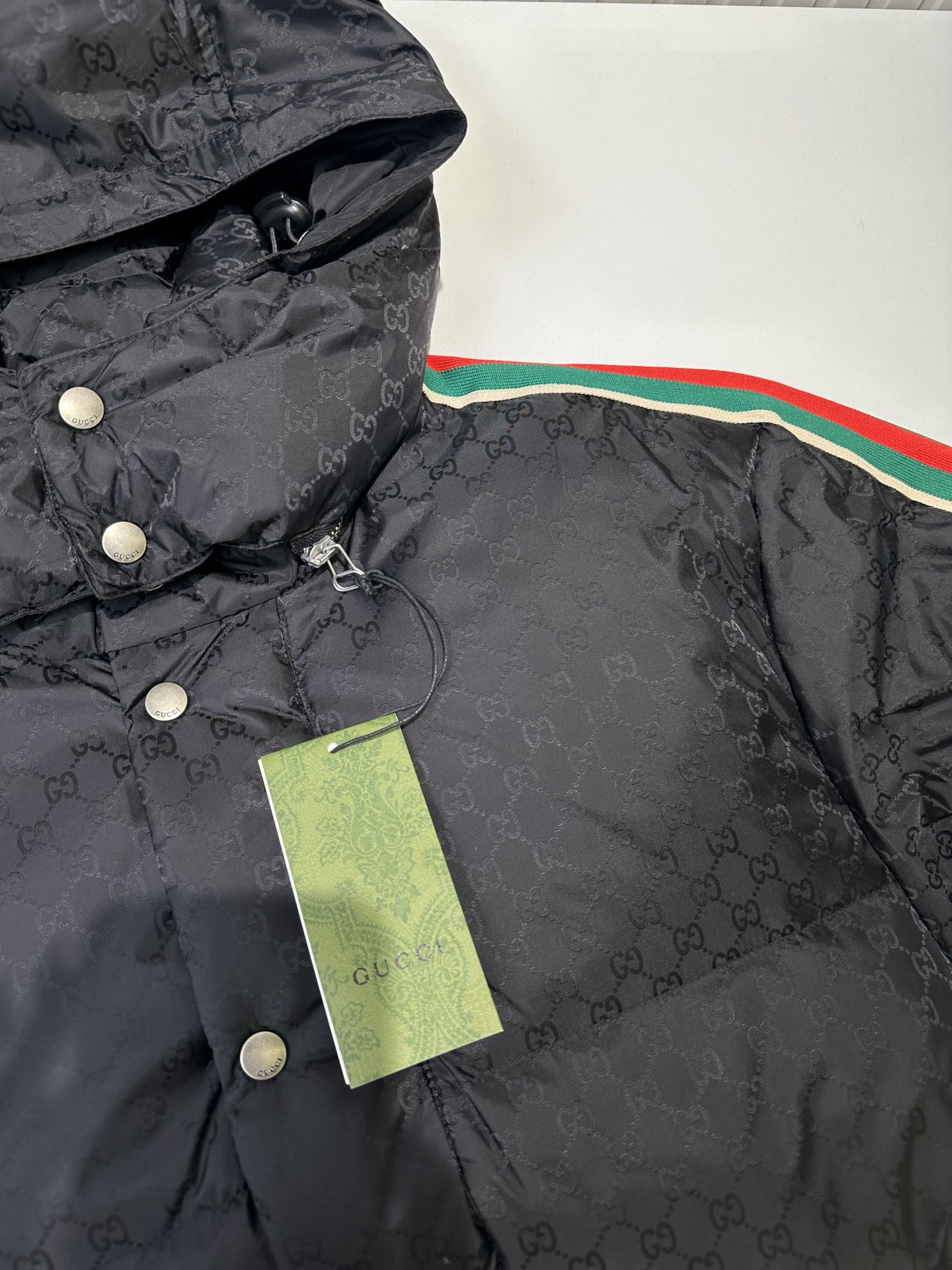 GUCCI DOWN JACKETS（715519-Z8A50-1043）