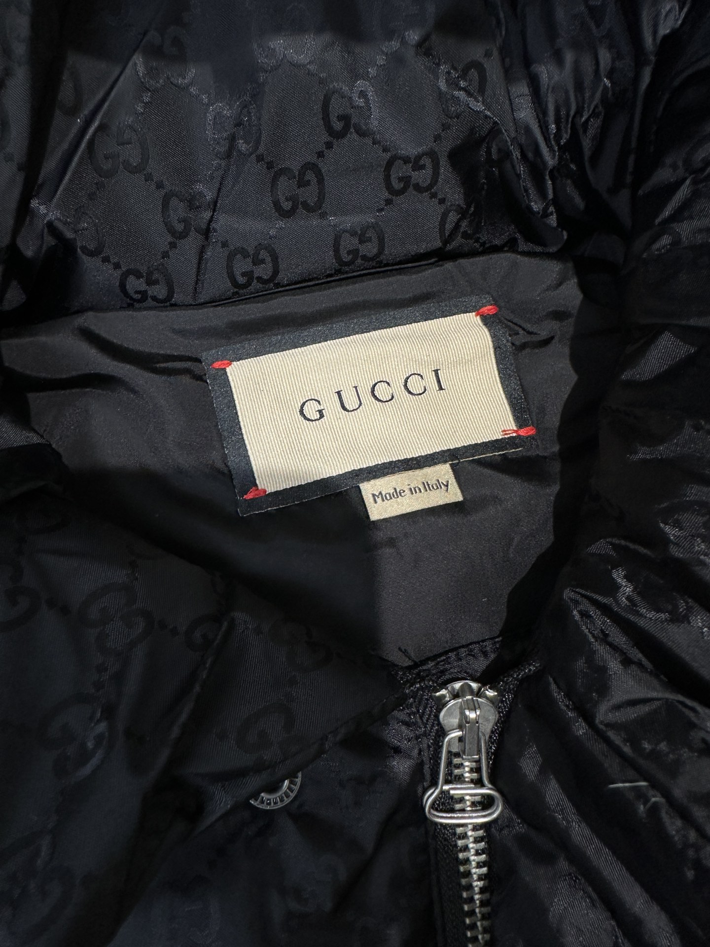 GUCCI DOWN JACKETS（715519-Z8A50-1043）