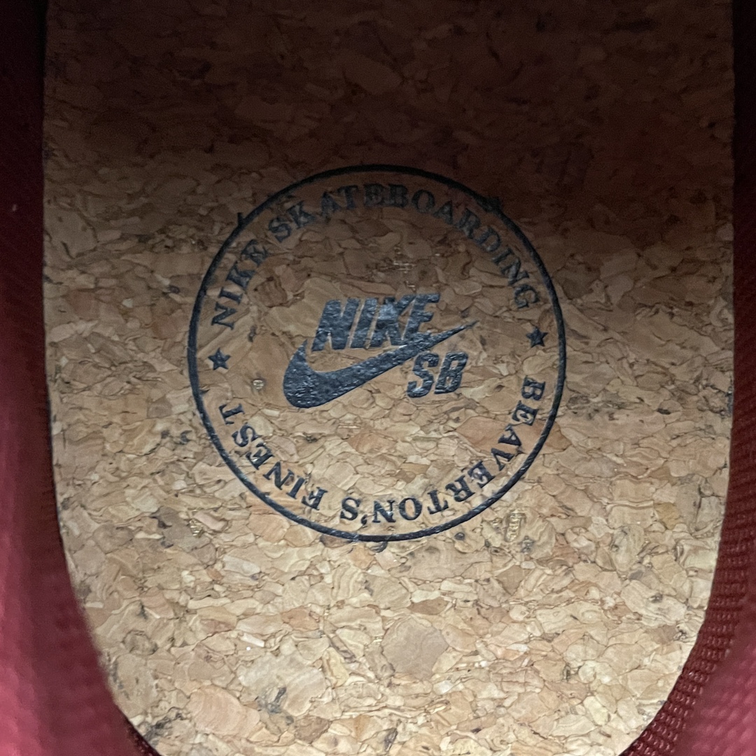 Riot Skateshop × Nike SB Dunk Low Pro "Mahogany"（FZ1289-200）