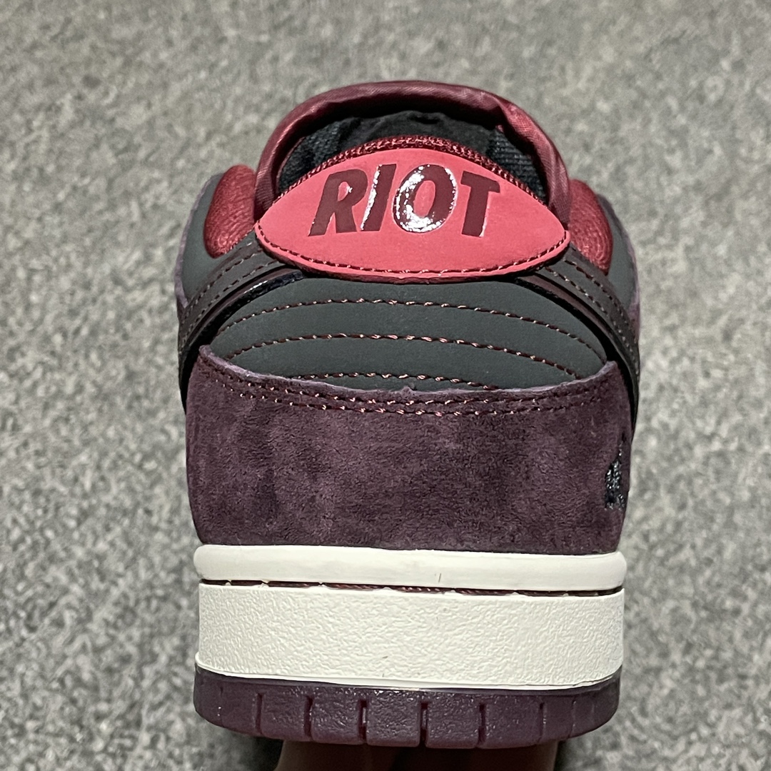 Riot Skateshop × Nike SB Dunk Low Pro "Mahogany"（FZ1289-200）
