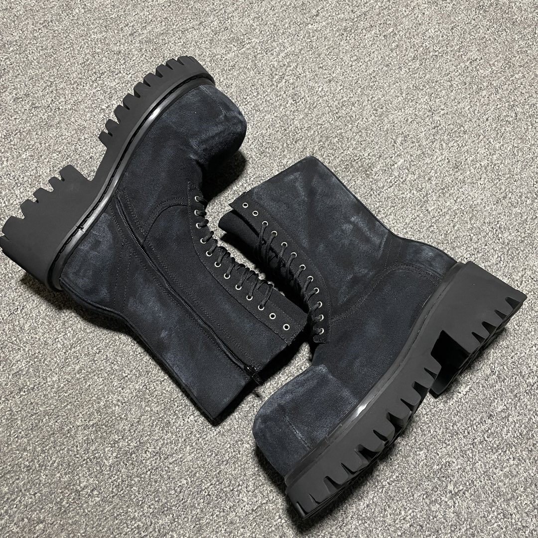 Balenciaga Men's Stomper Bootie in Black（805889W2H111000）
