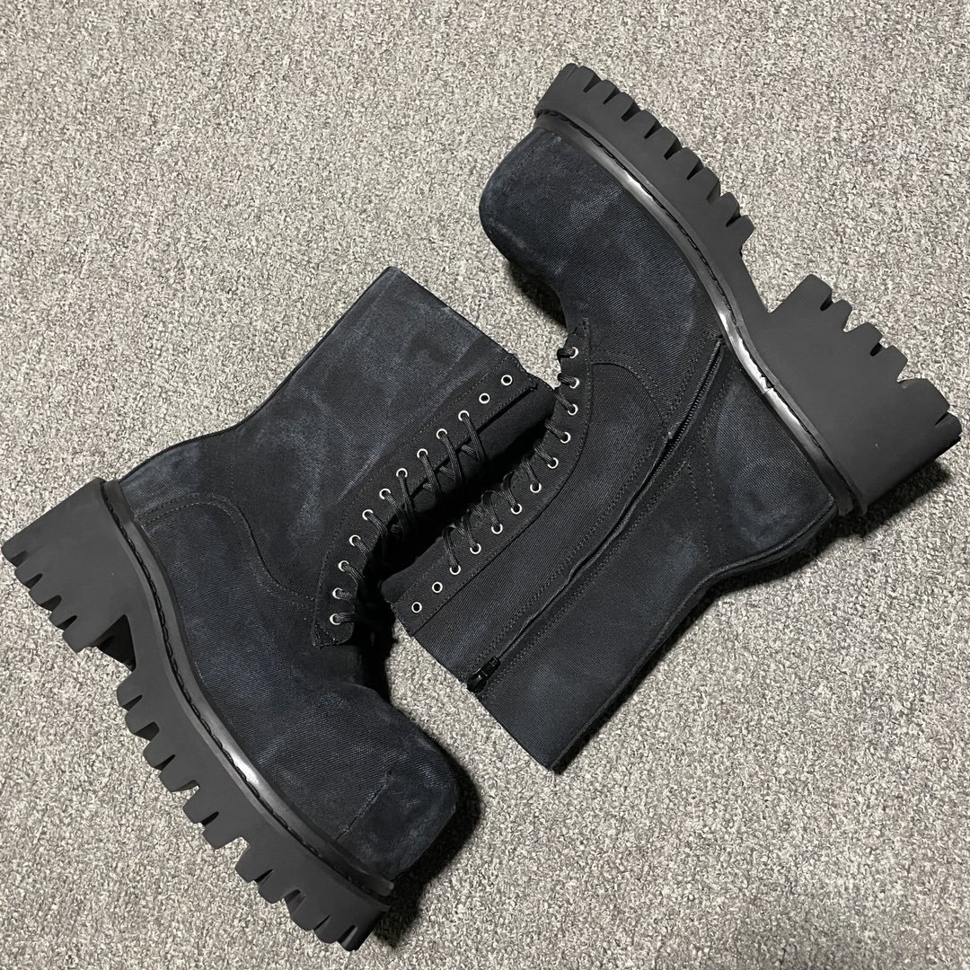 Balenciaga Men's Stomper Bootie in Black（805889W2H111000）