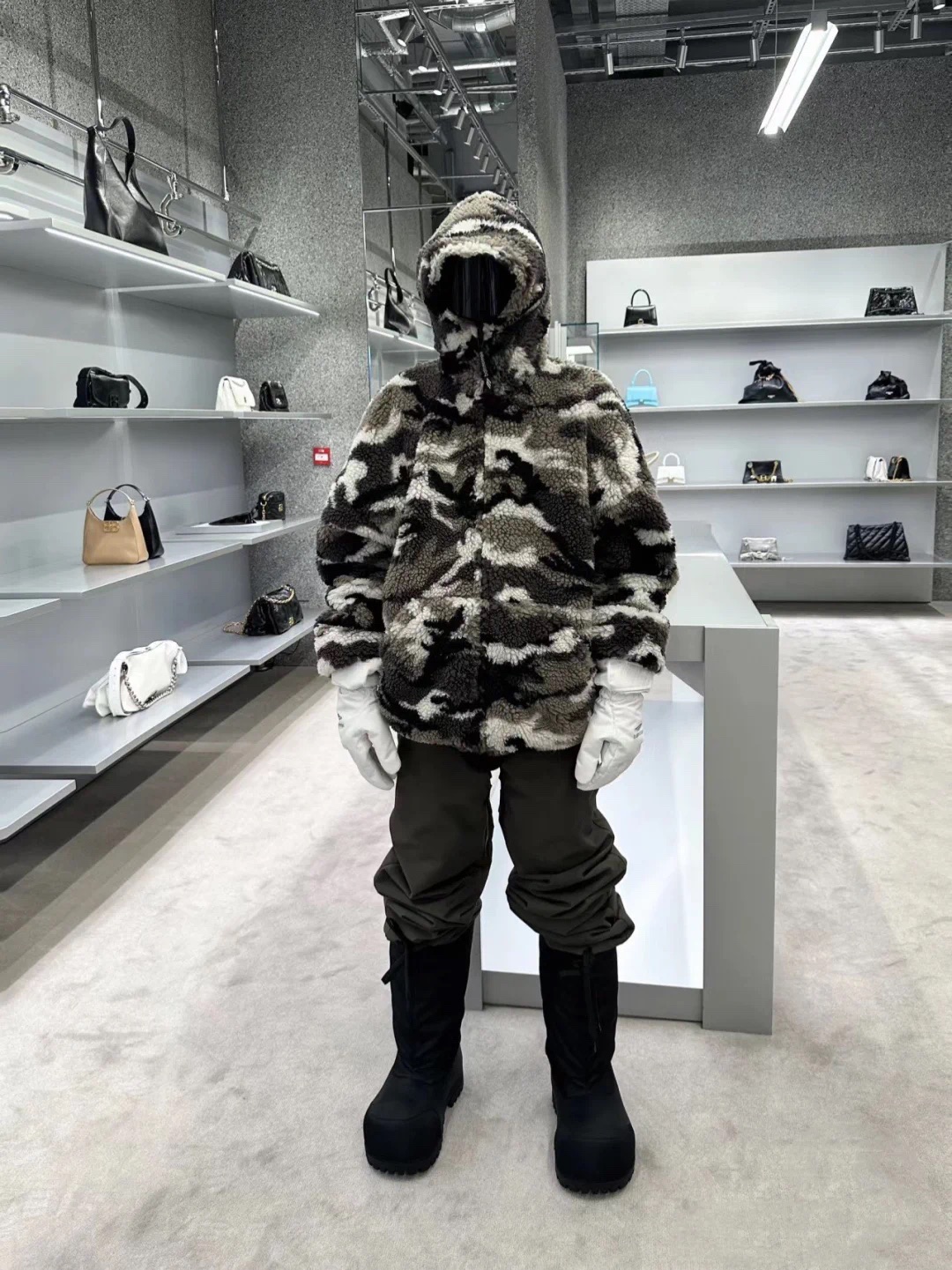 Balenciaga zip-up hoodie (809469TPQ11）