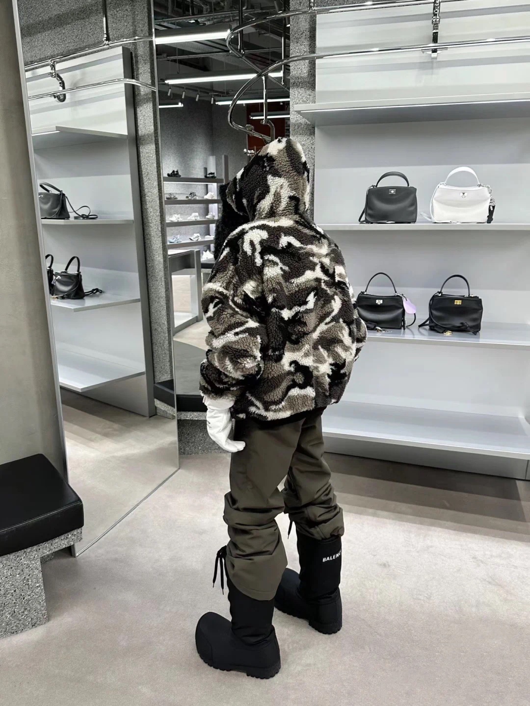 Balenciaga zip-up hoodie (809469TPQ11）