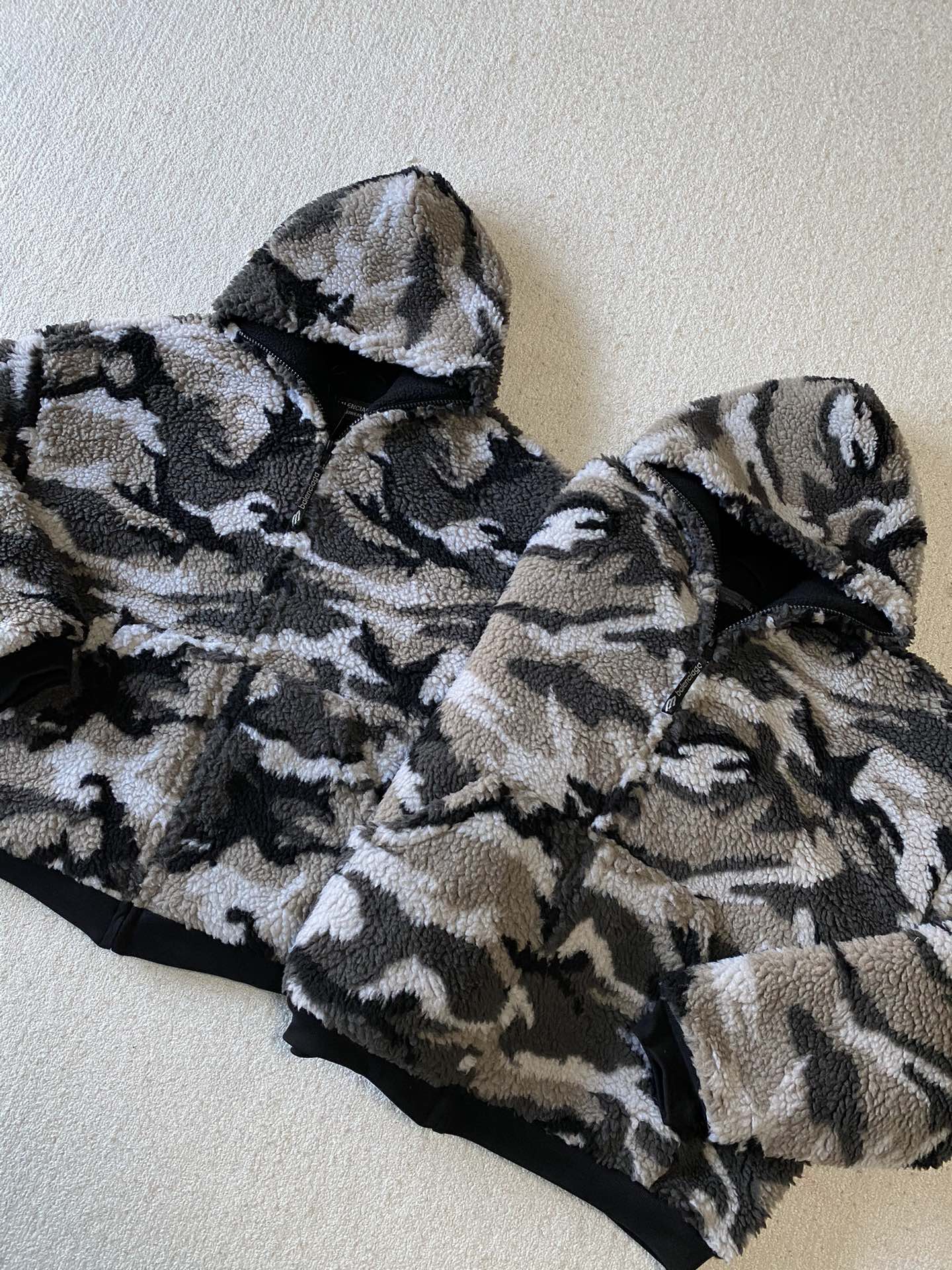 Balenciaga zip-up hoodie (809469TPQ11）