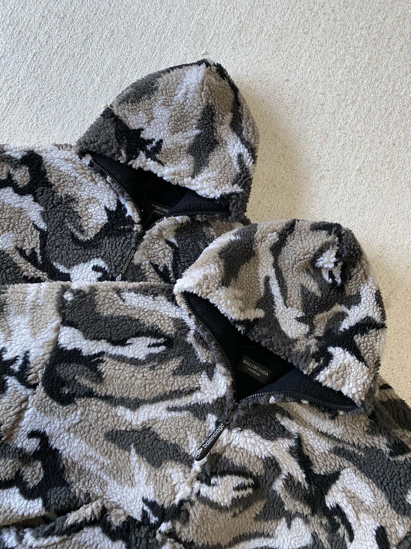 Balenciaga zip-up hoodie (809469TPQ11）