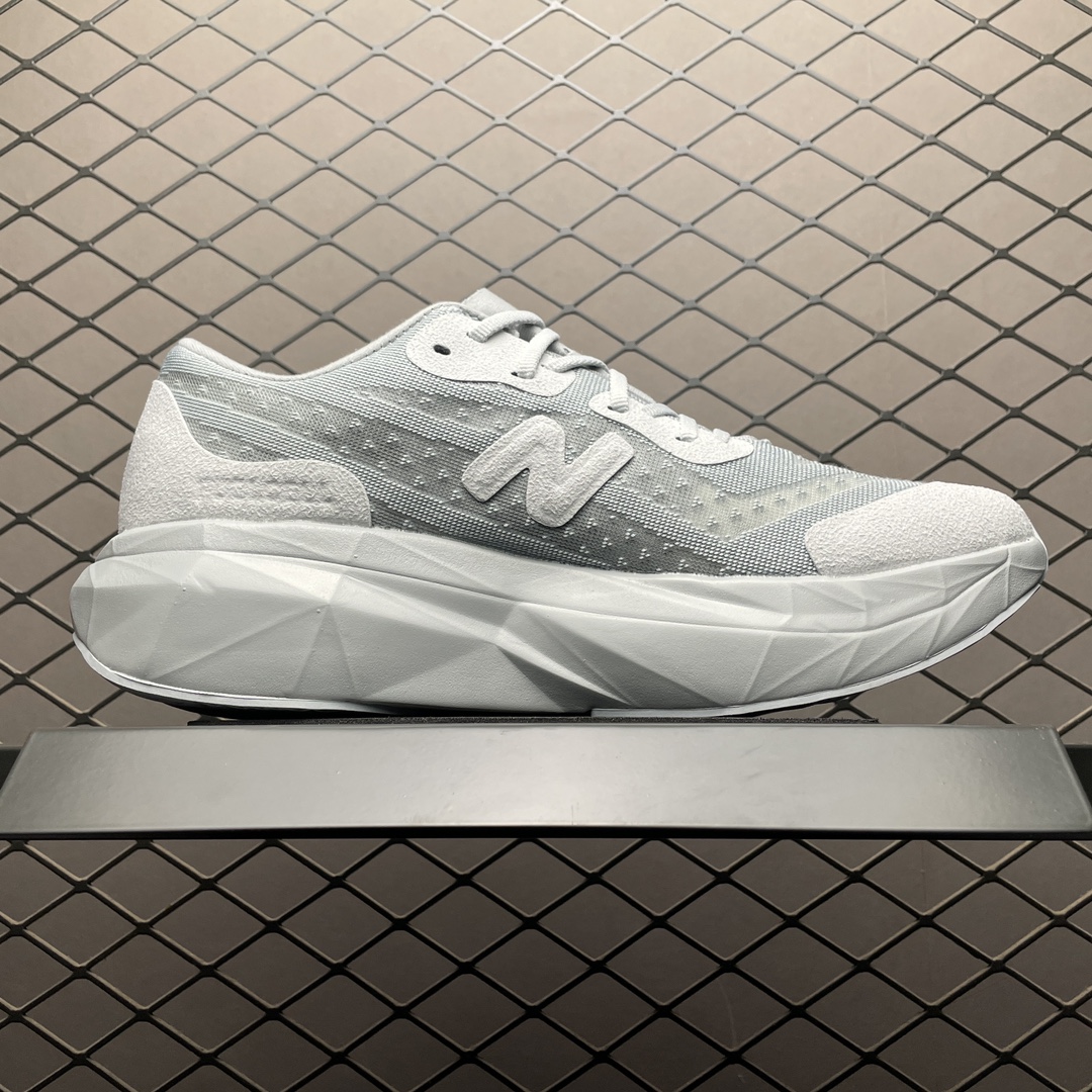 District Vision × New Balance FuelCell Supercomp Elite V4 "Aluminum Grey"(MRCELVD4)