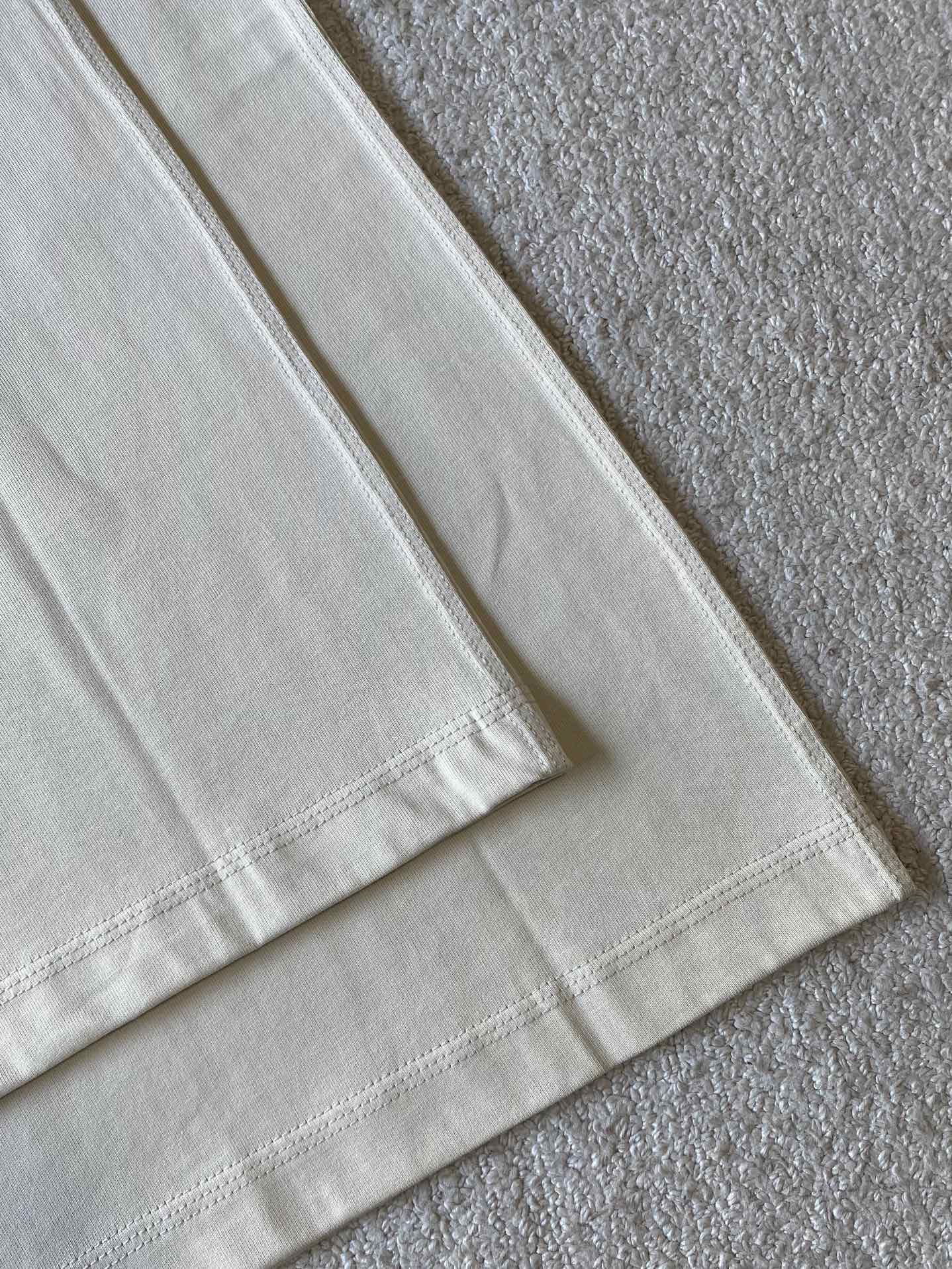 Burberry Bee Cotton T-shirt in Alpine(81027361）