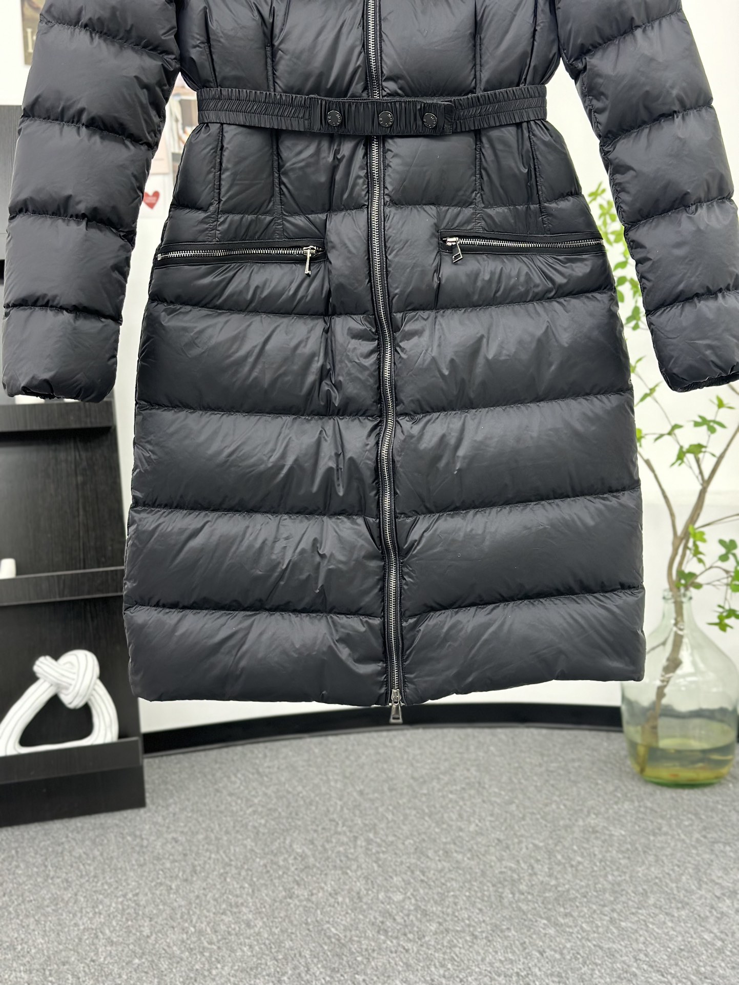 Moncler Boedic long down jacket（J20931C00022595FE999）