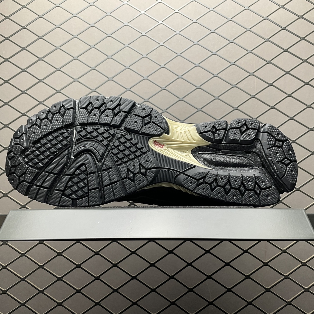 KITH × New Balance 1906R "Black/Green" （M1906RKS）