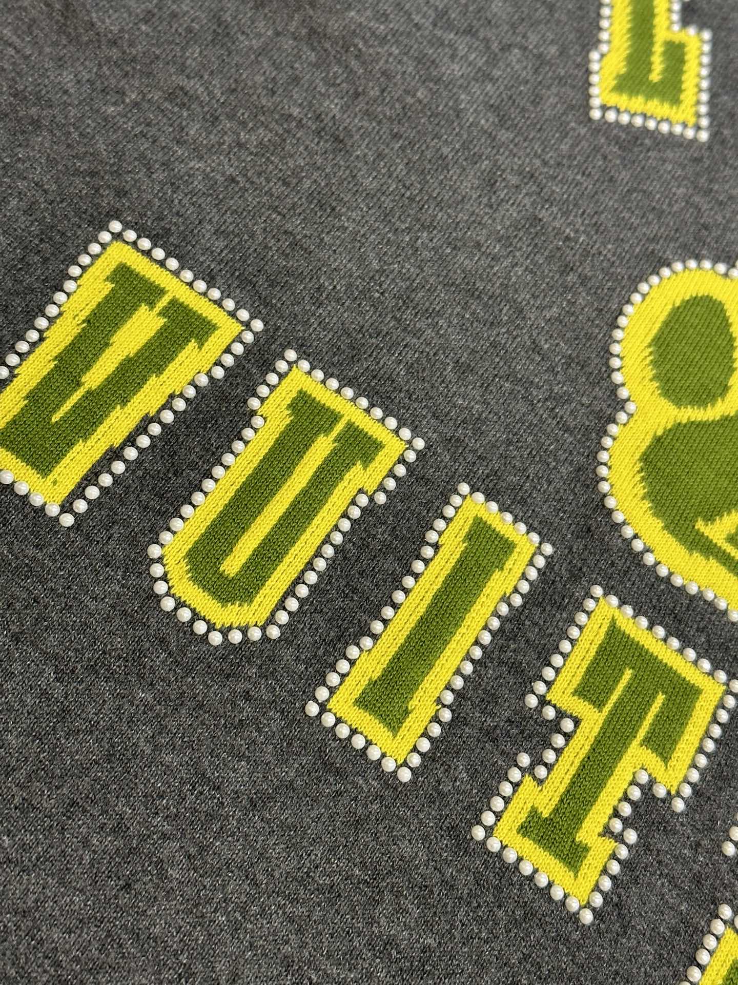 Louis Vuitton Embellished short sleeve cotton crew neck（1AGJSF）