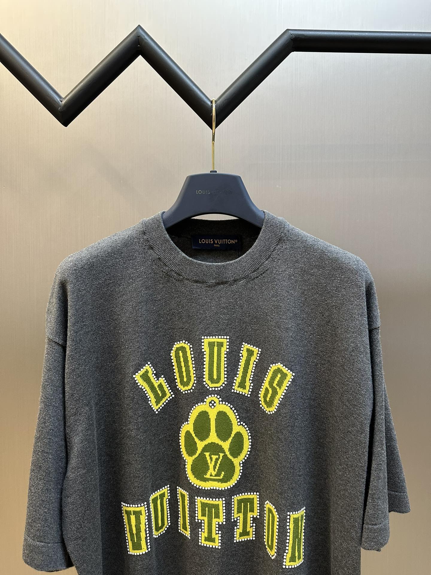 Louis Vuitton Embellished short sleeve cotton crew neck（1AGJSF）