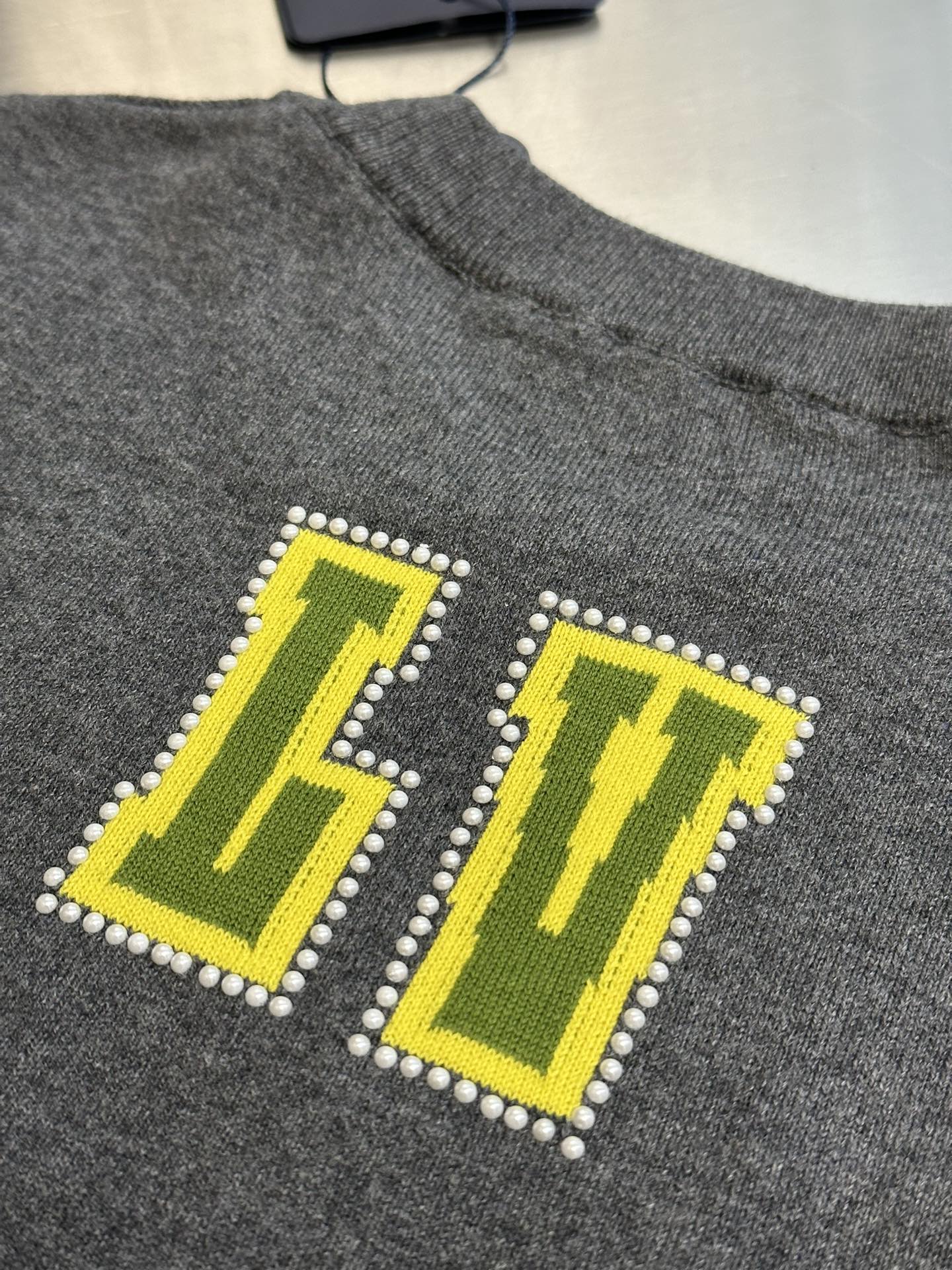 Louis Vuitton Embellished short sleeve cotton crew neck（1AGJSF）