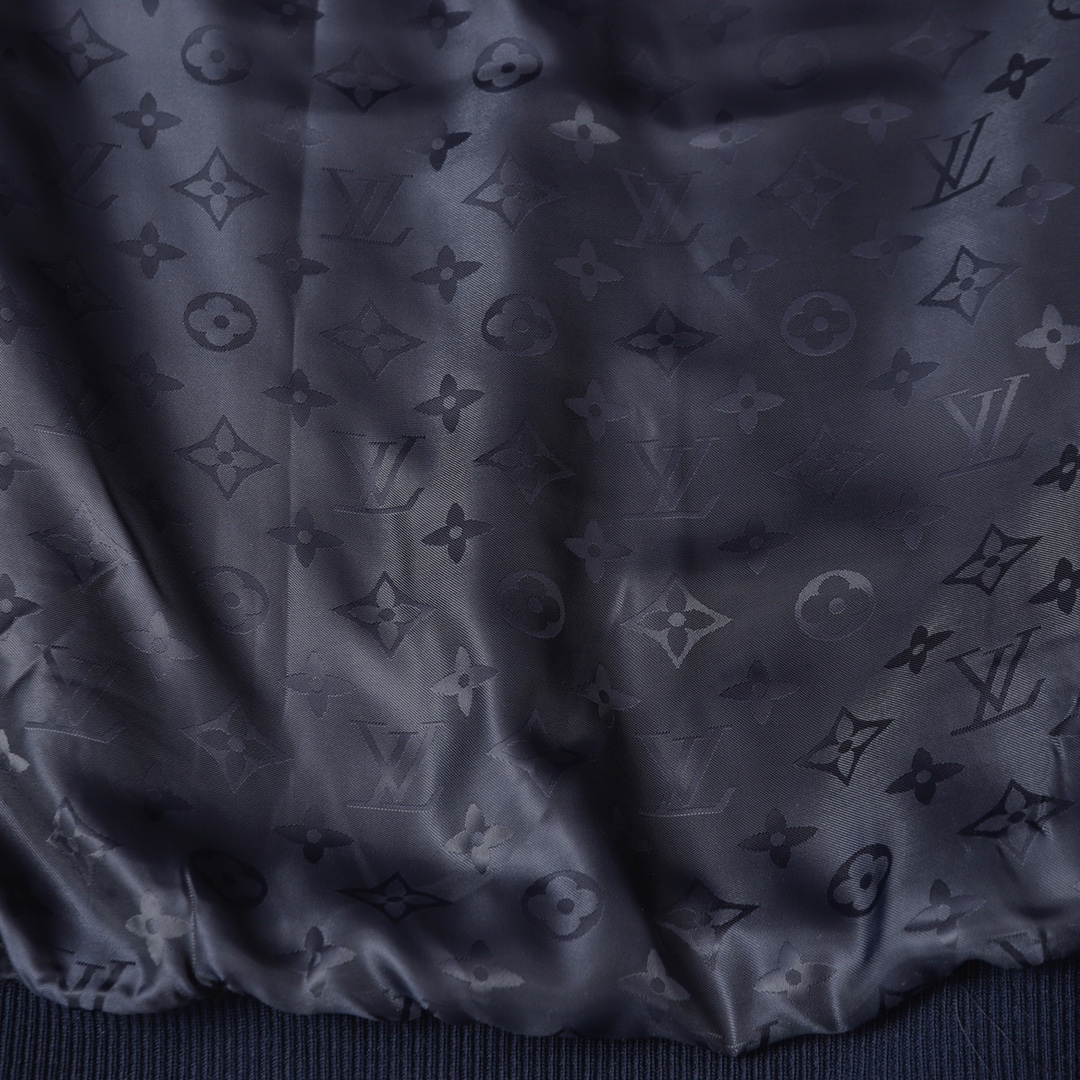 Louis Vuitton  Leather patch fleece blouson（1AGLXO）