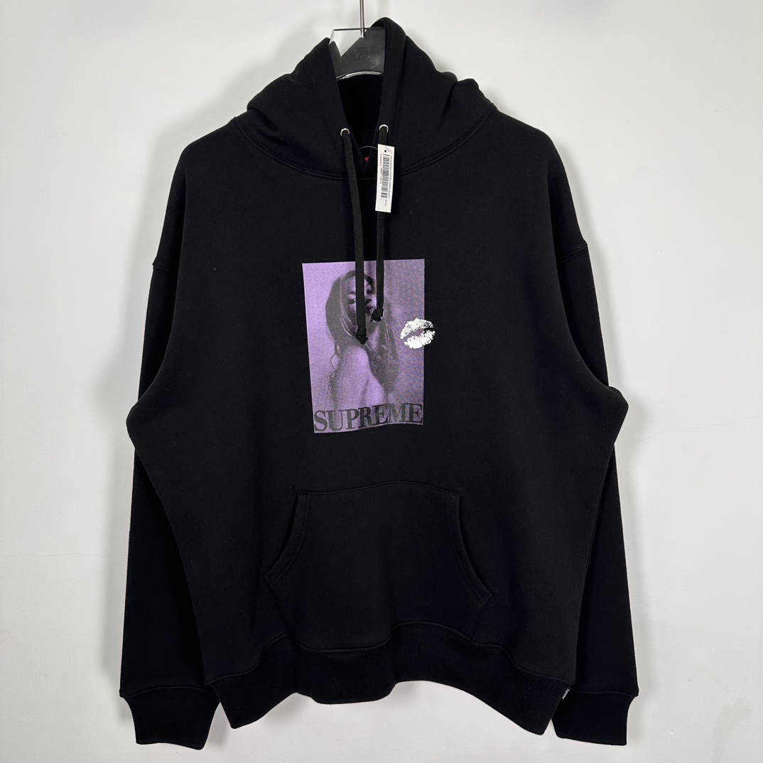 FW24 Supreme Kate Moss Hooded Sweatshirt - ケイト モス 210.jpg