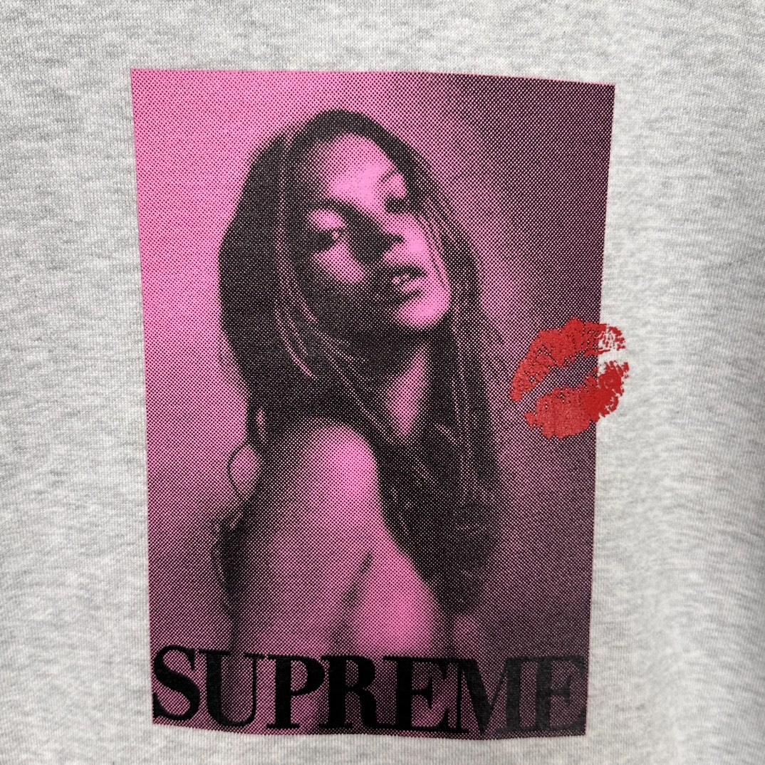 Supreme Kate Moss Hooded Sweatshirt（SUP-FW24-235）
