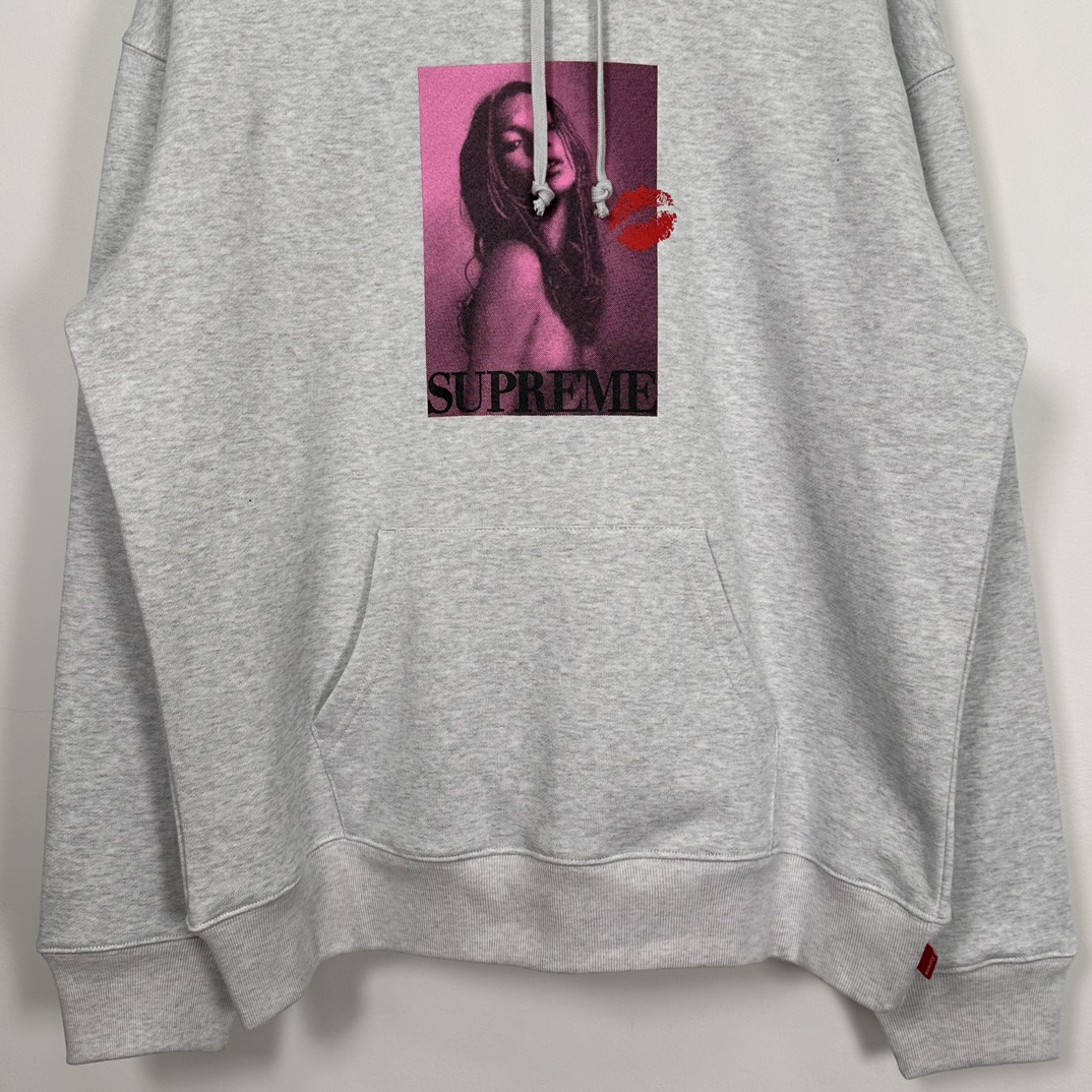Supreme Kate Moss Hooded Sweatshirt（SUP-FW24-235）