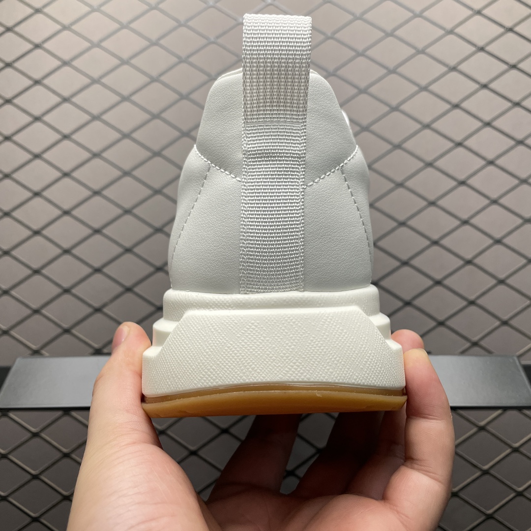 Prada Logo Plaque Sneakers 'Black'（2EE367_3LGO_F0964_F_G000）