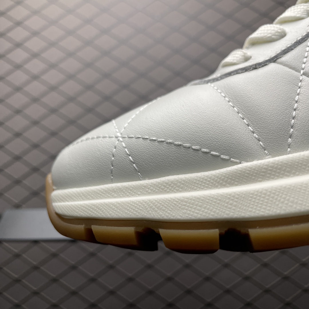 Prada Logo Plaque Sneakers 'Black'（2EE367_3LGO_F0964_F_G000）