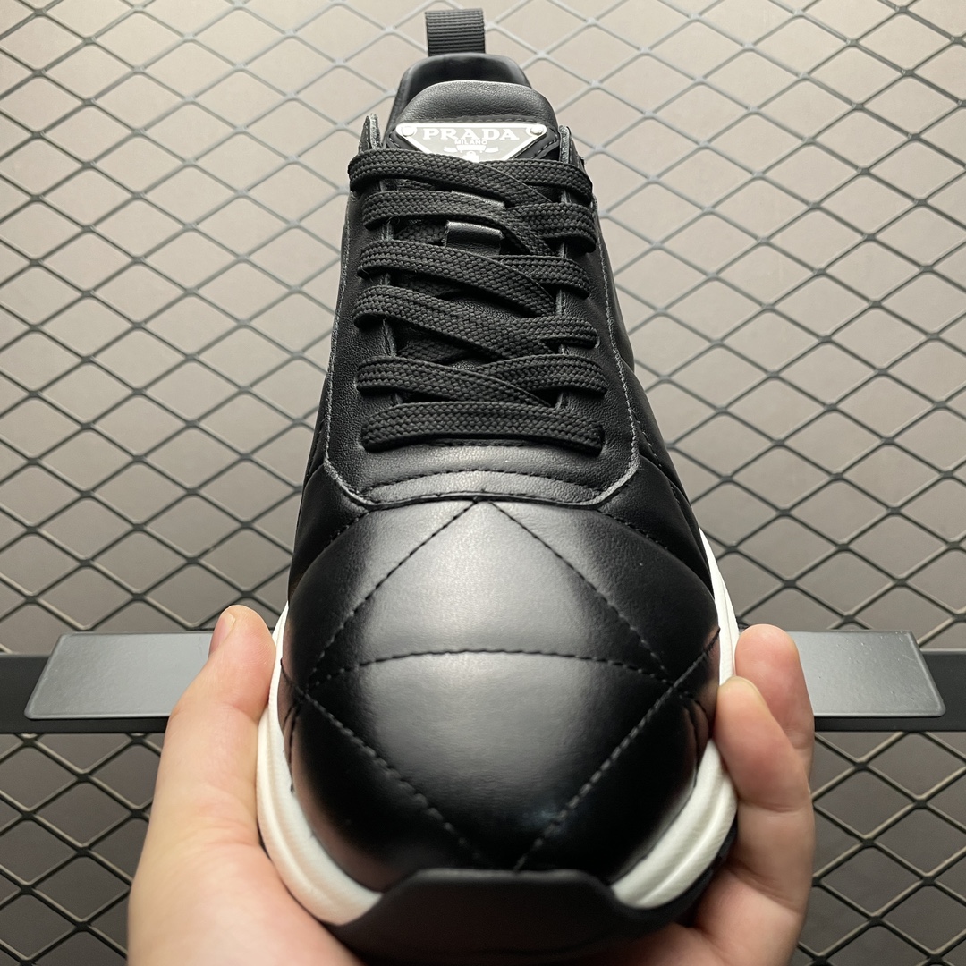 Prada Logo Plaque Sneakers 'Black'（2EE367_3LGO_F0002_F_G000）