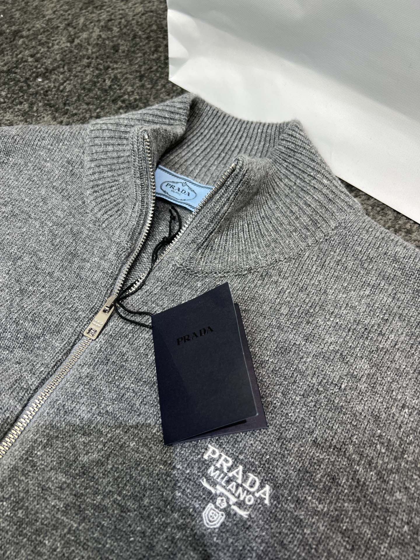 PRADA Cardigan （UMG245-11LM-F0002-S-232）