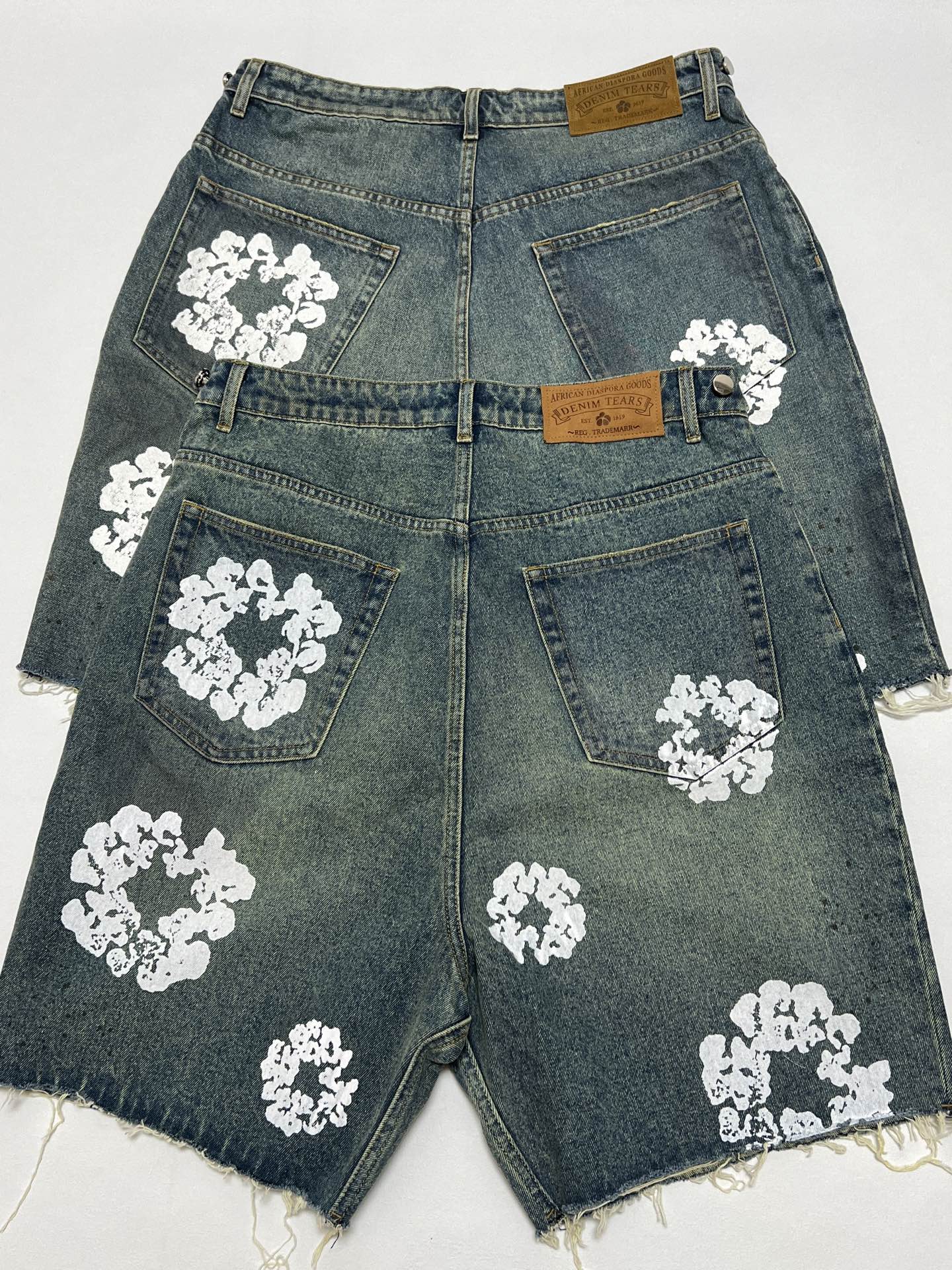 DENIM TEARS x LEVI'S Dirty Wash Wreath Short "Light Wash"  (SS24WR001-D）