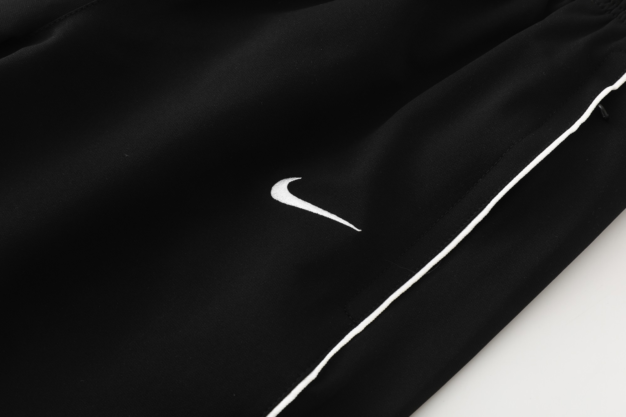 Supreme x Nike Track Pant "Black" （SUP-SS25-219）