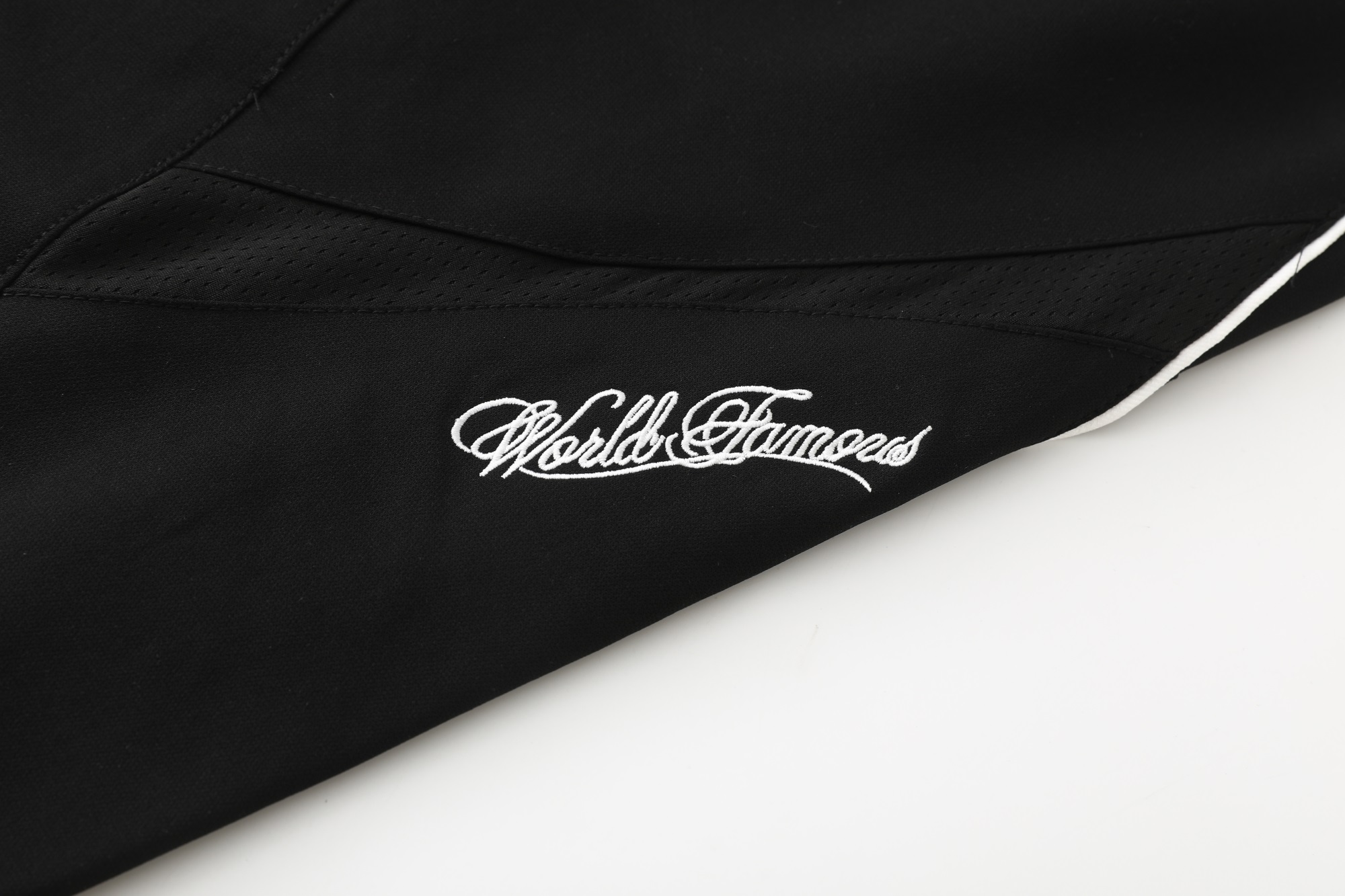 Supreme x Nike Track Pant "Black" （SUP-SS25-219）