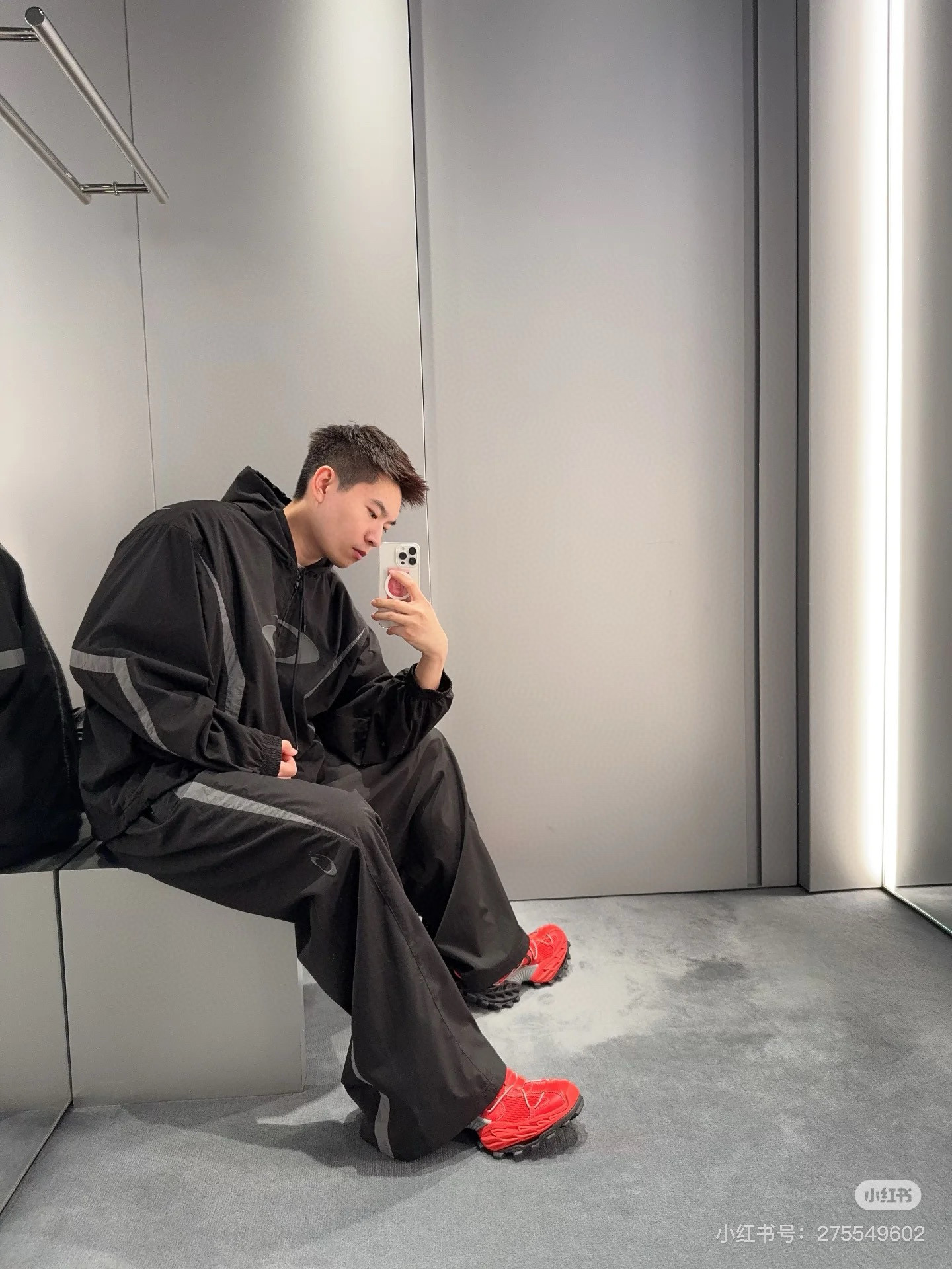 Balenciaga Men's Large Tracksuit Pants in Black/grey（814579TRO311779）