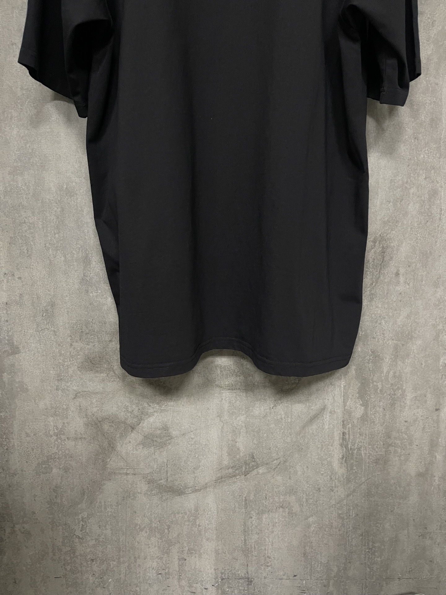 BALENCIAGA MENS Cities Paris T-shirt Medium Fit "Black/White"（612966TLVL71070）