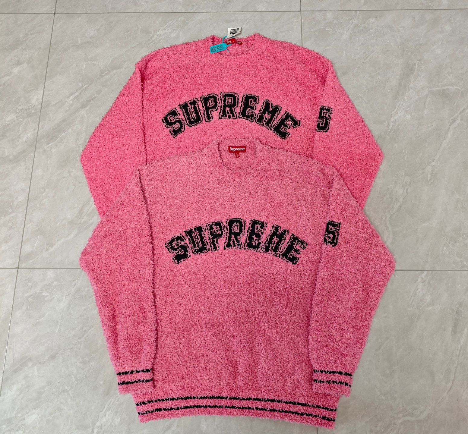 Supreme Textured Arc Sweater（SUP-SS25-109）