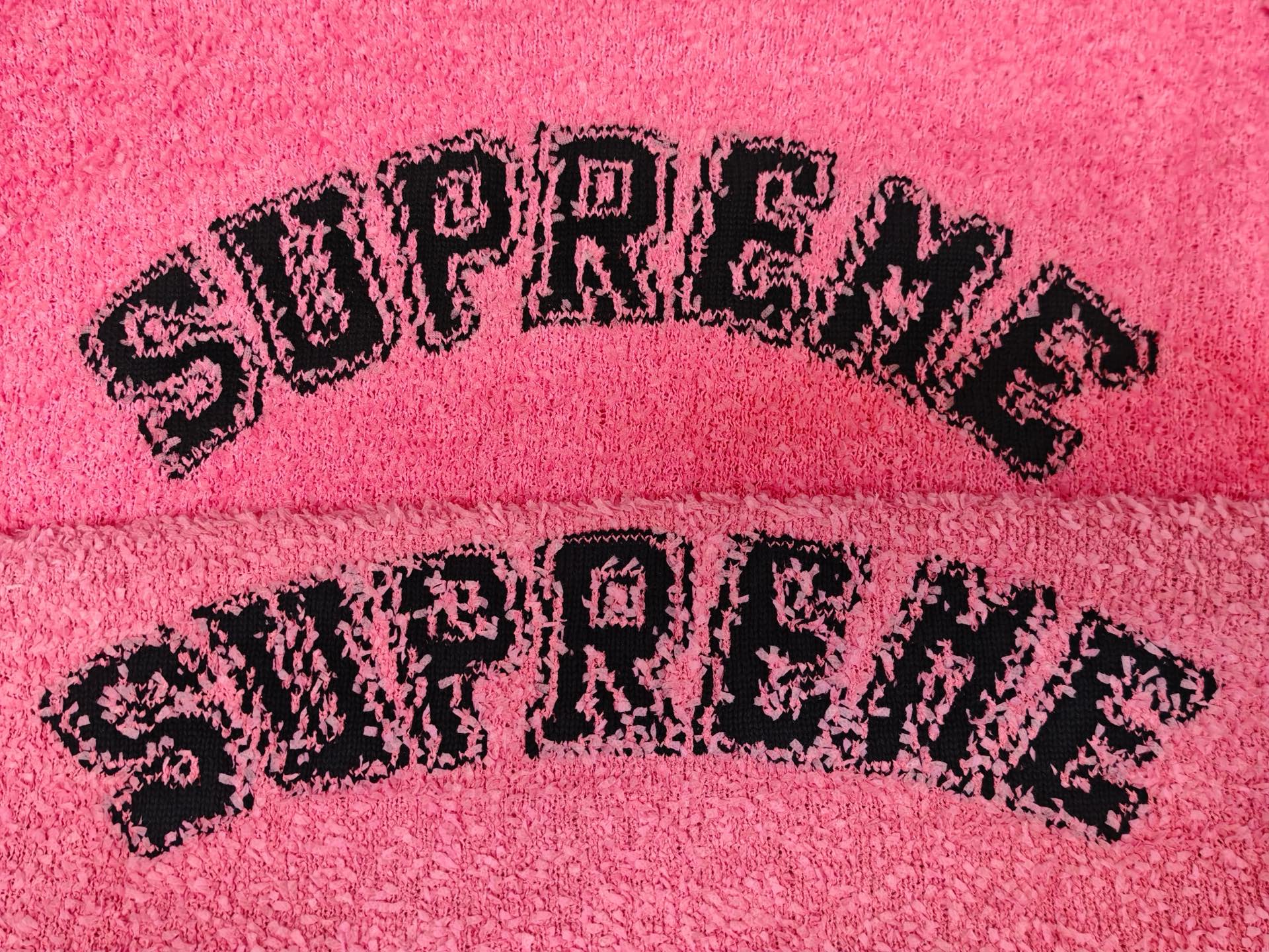 Supreme Textured Arc Sweater（SUP-SS25-109）