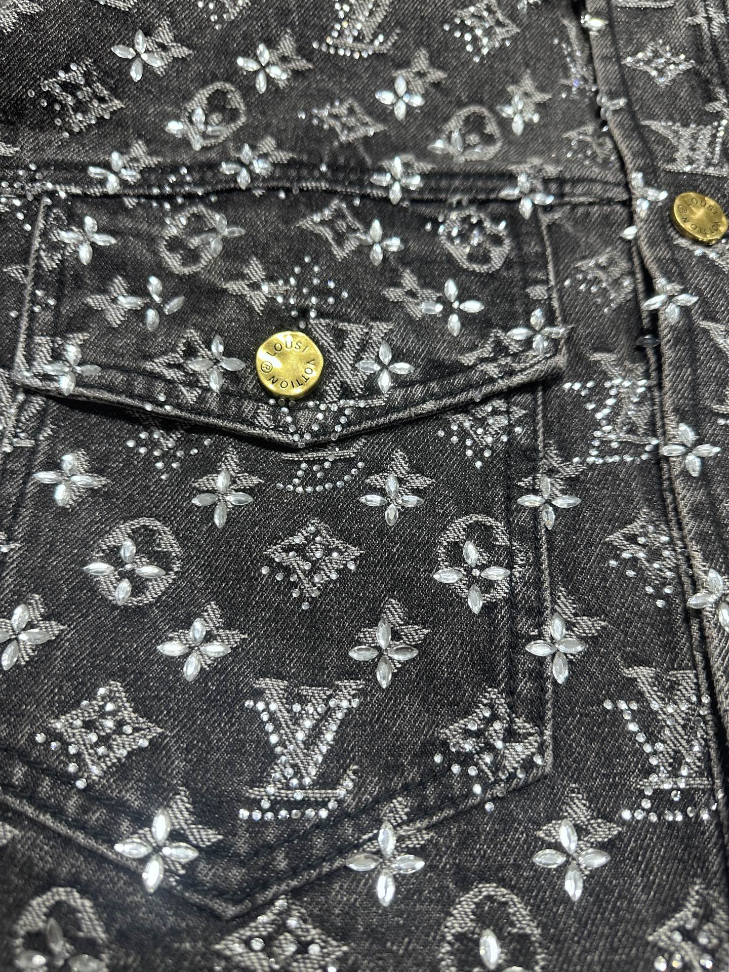 Louis Vuitton embroidered Monogram pattern denim shirt jacket（1ABY8Z）