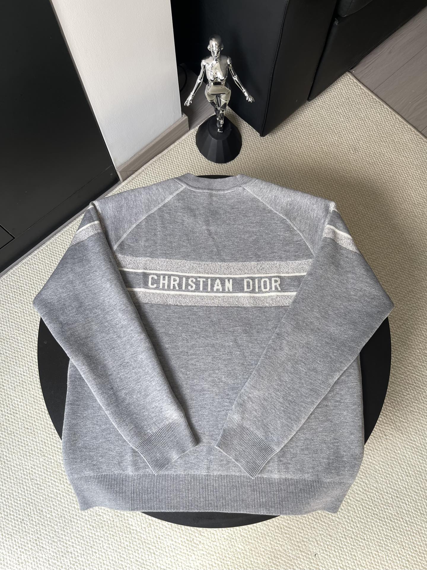 DIOR Reversible Crew Neck Knit Sweater（054S55AM055-X5820）