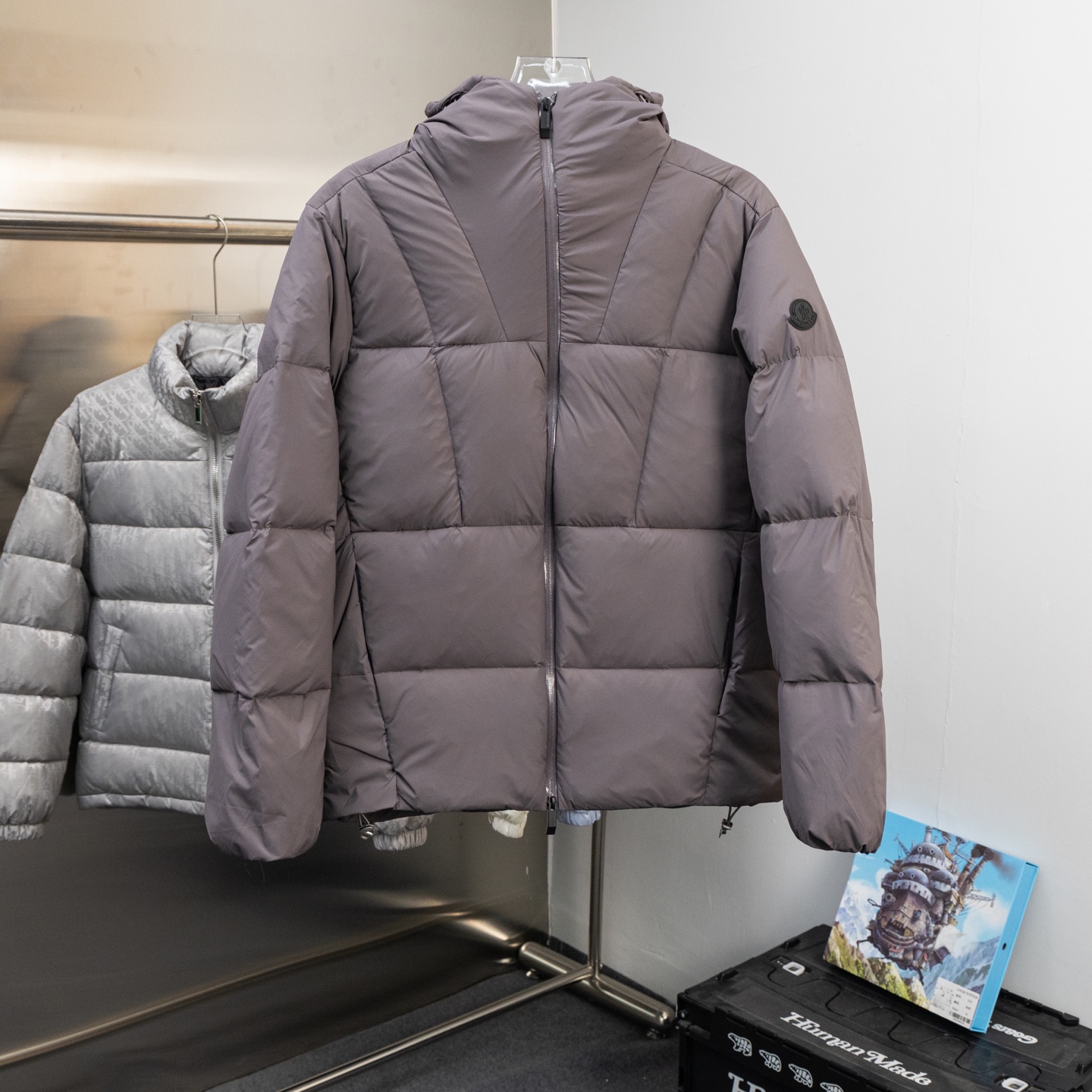 Moncler Fusain Men's Hooded Short Down Jacket（K20911A00033596TM999）