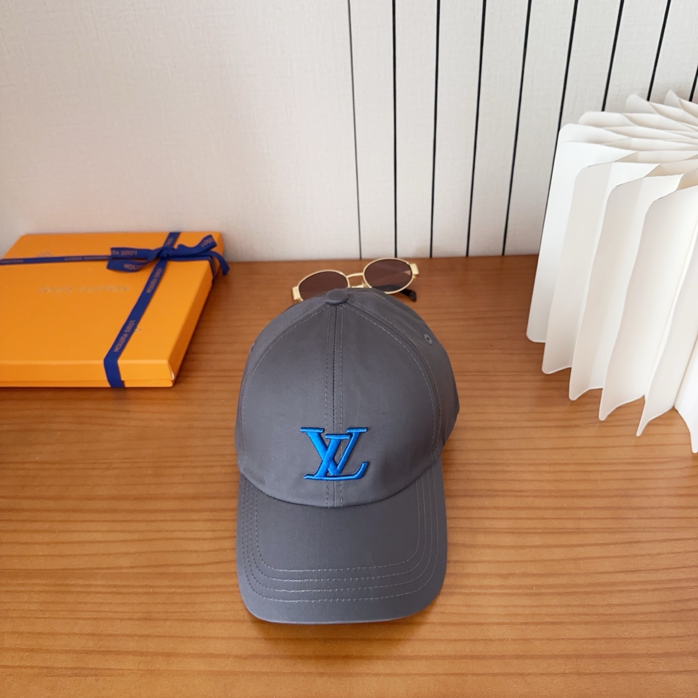 Louis Vuitton logo hat （M7955M）
