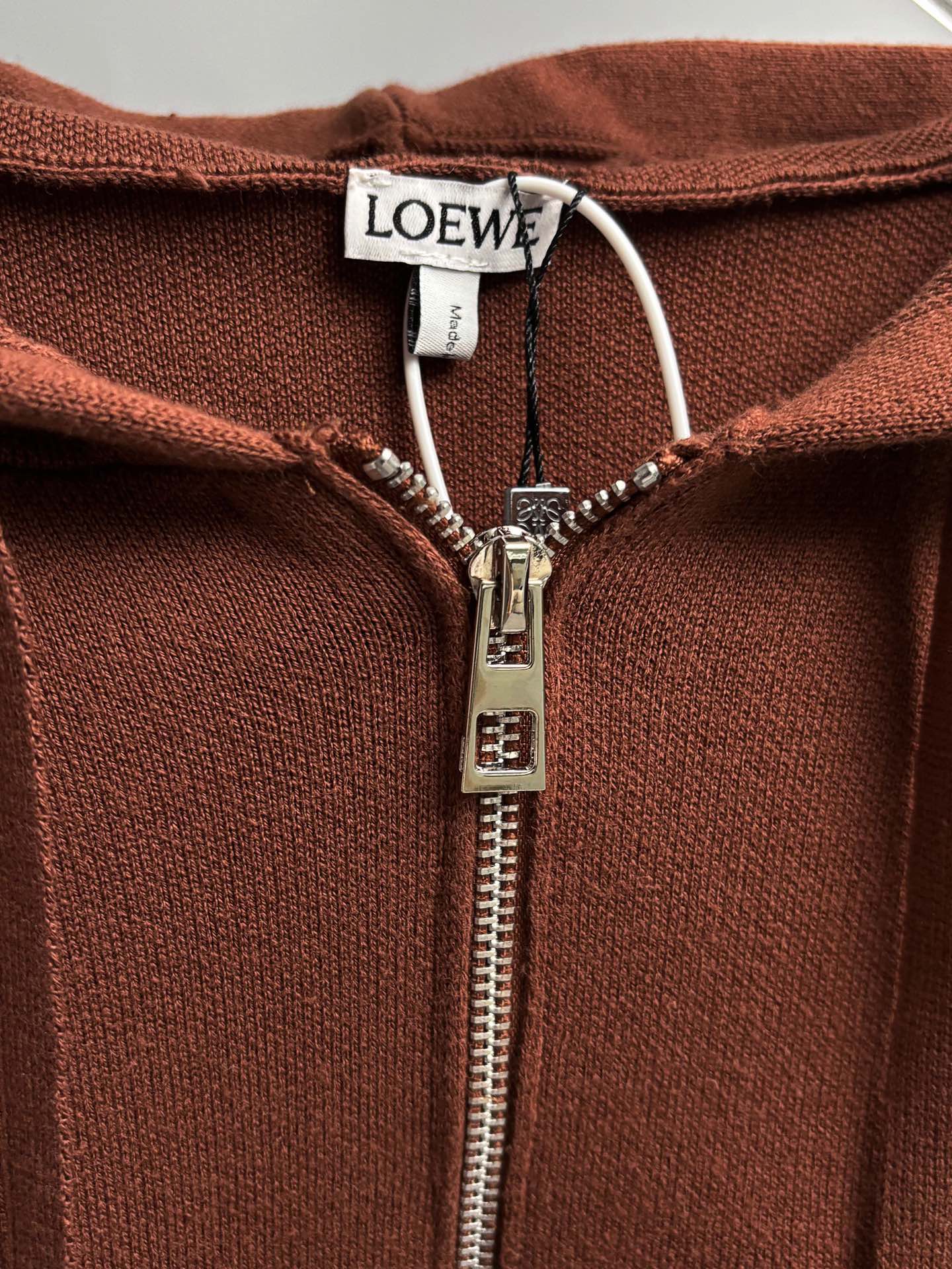 Loewe wool zip-up hoodie in black  (H526Y16KAS-1100）