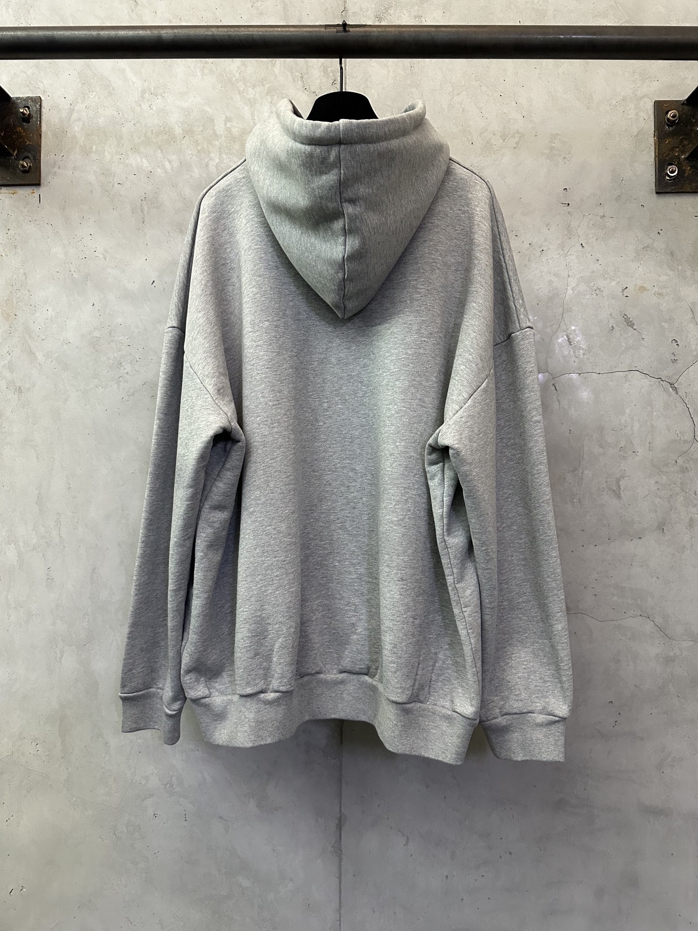 MM6 Maison Margiela Men's Numbering Sweatshirt "Black" (SH0GU0019S25606900）