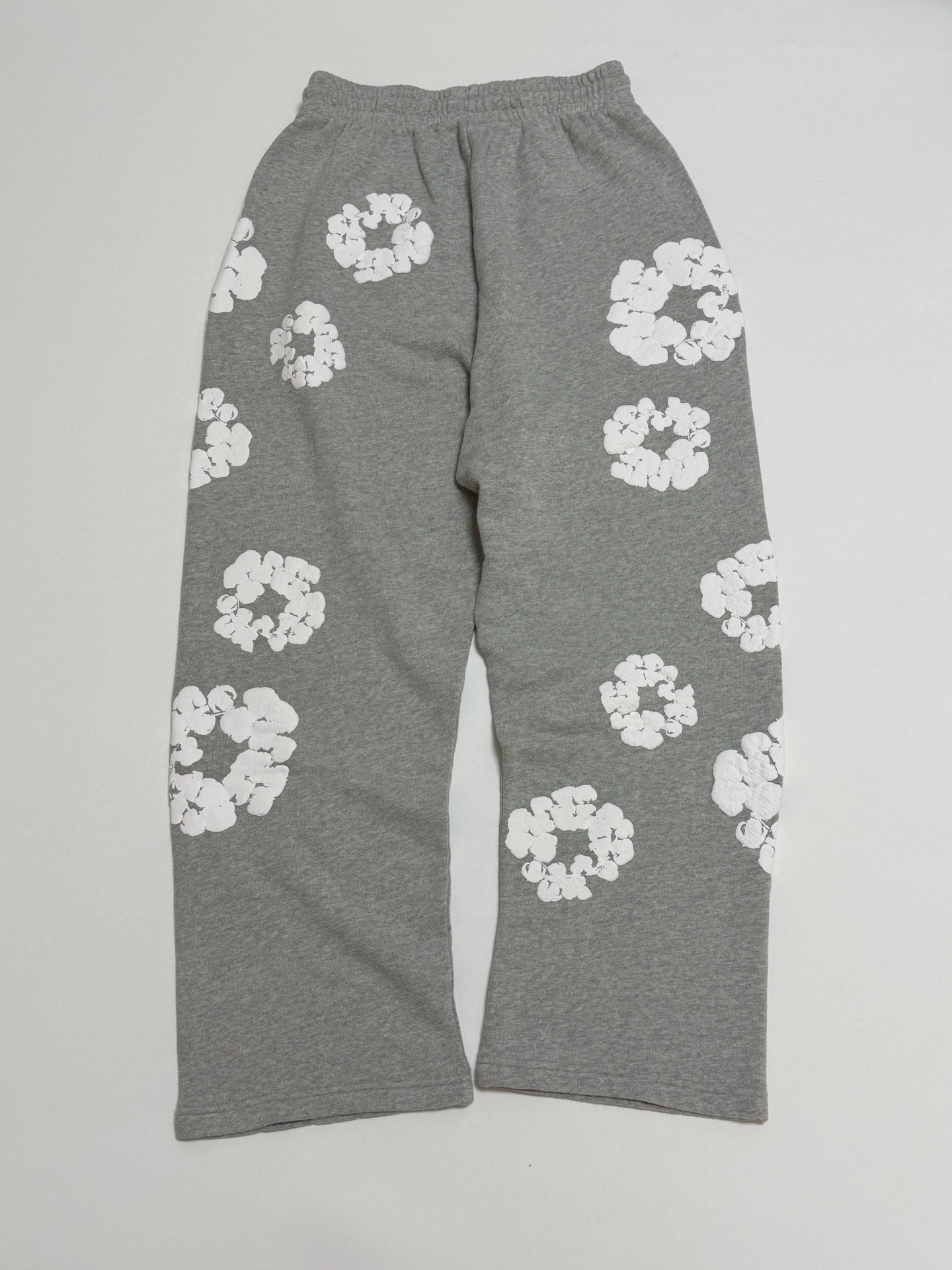 Denim Tears Cotton Wreath Baggy Sweatpants (SS25BAS11402048）