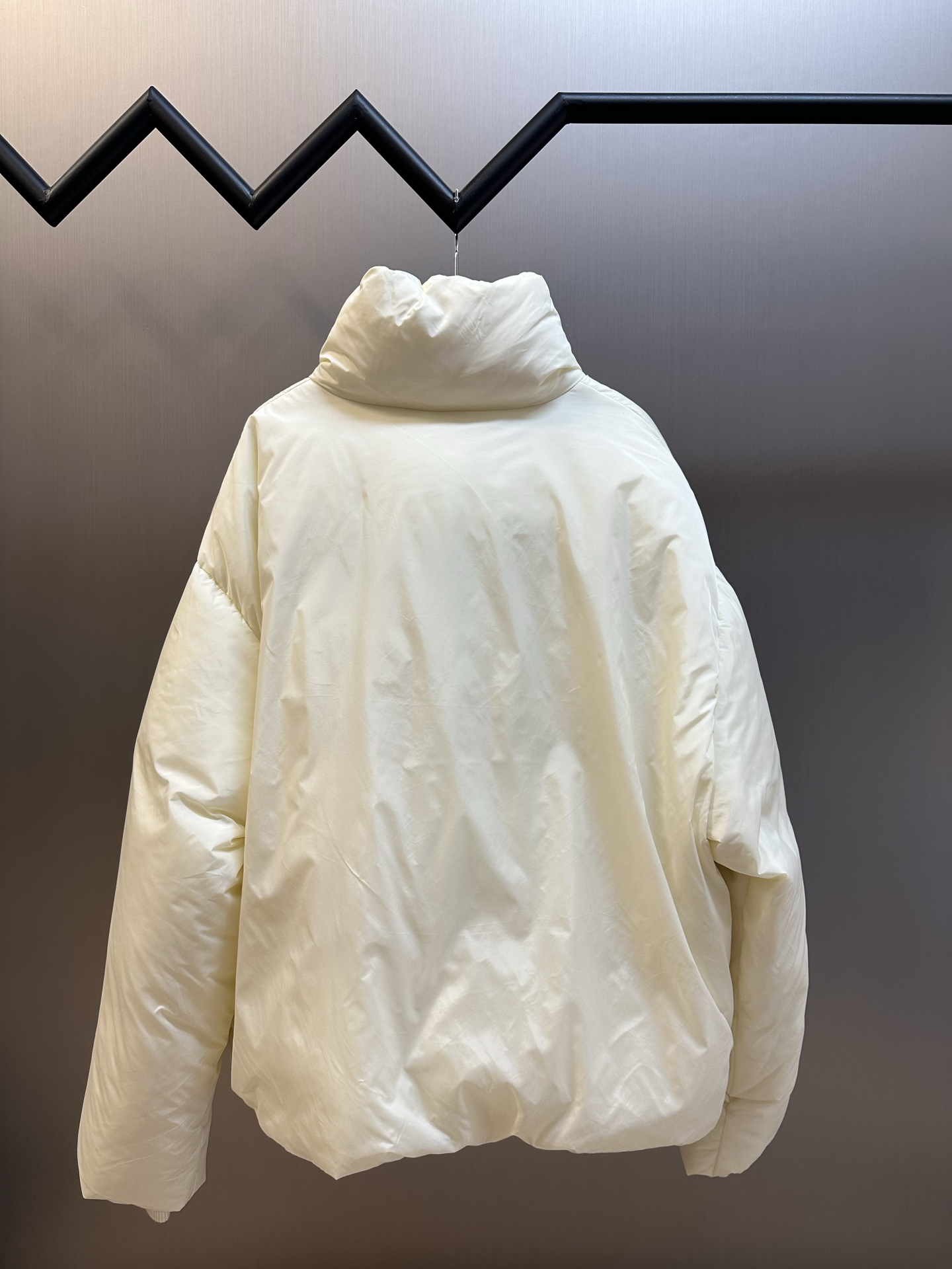 AMI Paris button padded jacket （HJK818PL00394506）