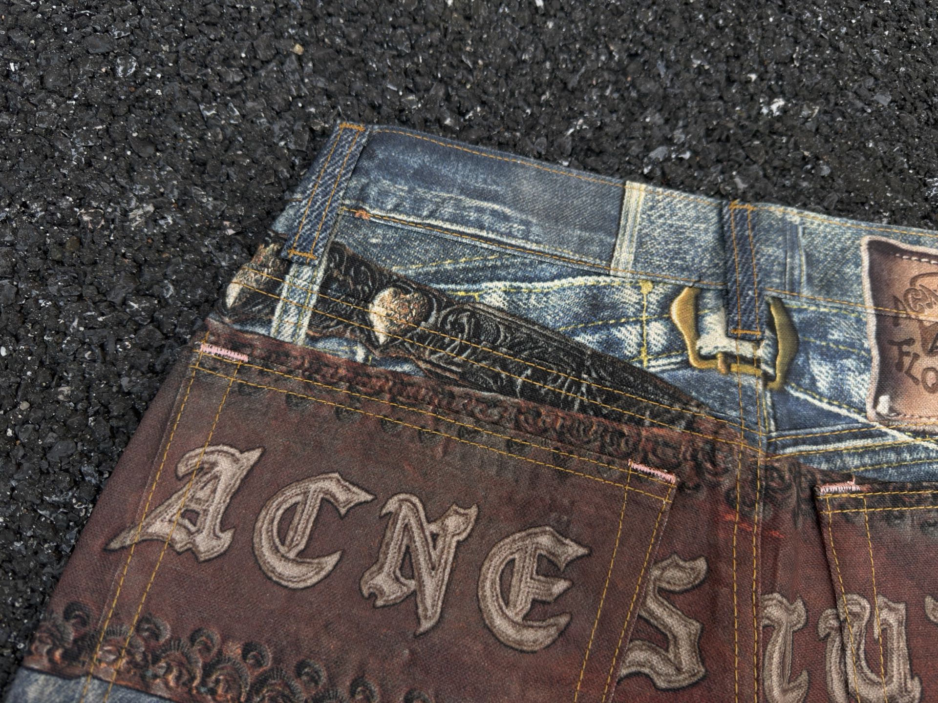 Acne Studios 2010M Heart Buckles Trompe L'Oeil Jeans (BK0704-AIL）