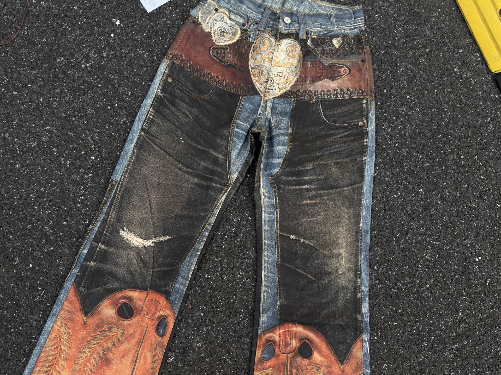 Acne Studios 2010M Heart Buckles Trompe L'Oeil Jeans (BK0704-AIL）