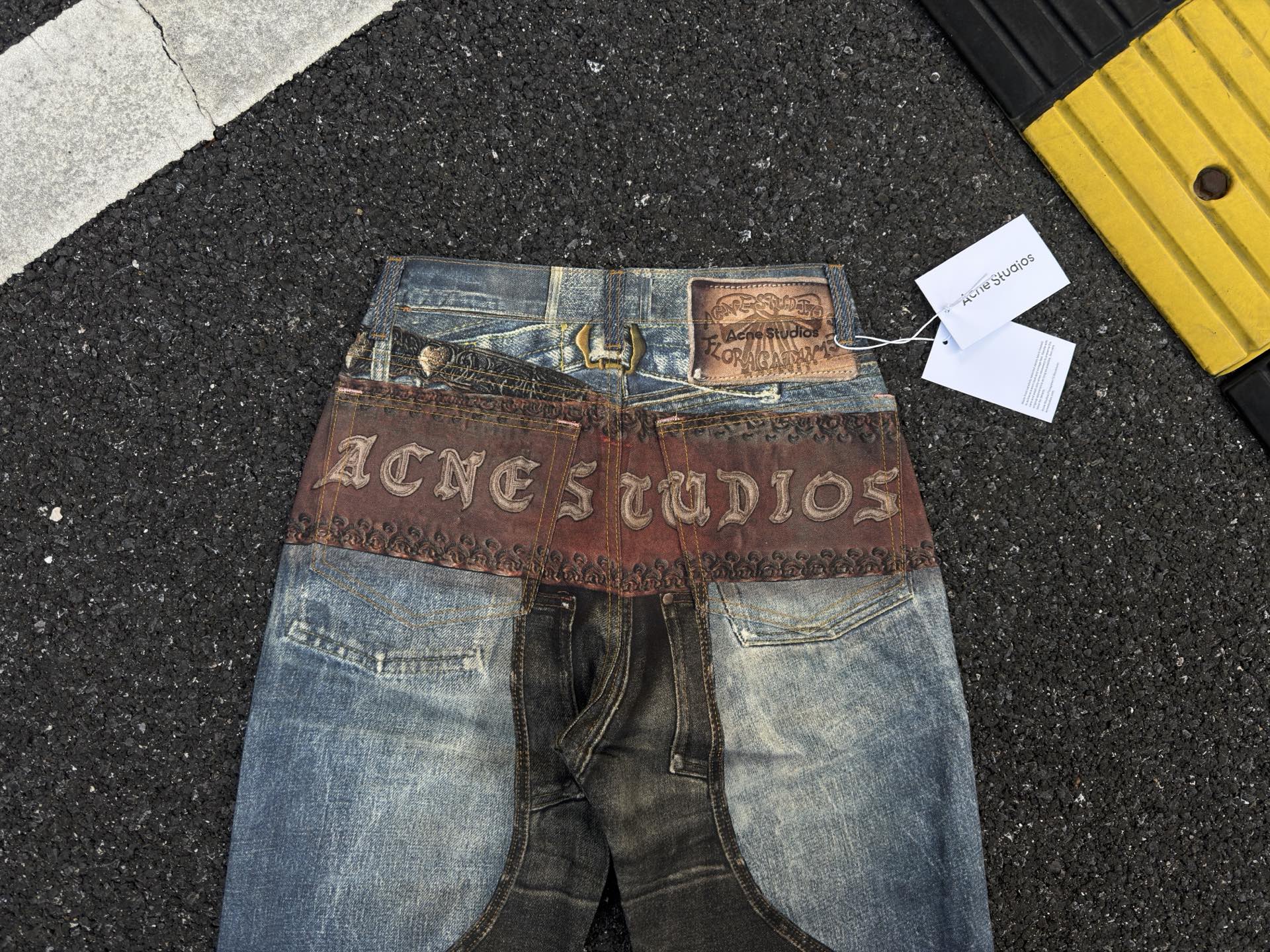 Acne Studios 2010M Heart Buckles Trompe L'Oeil Jeans (BK0704-AIL）