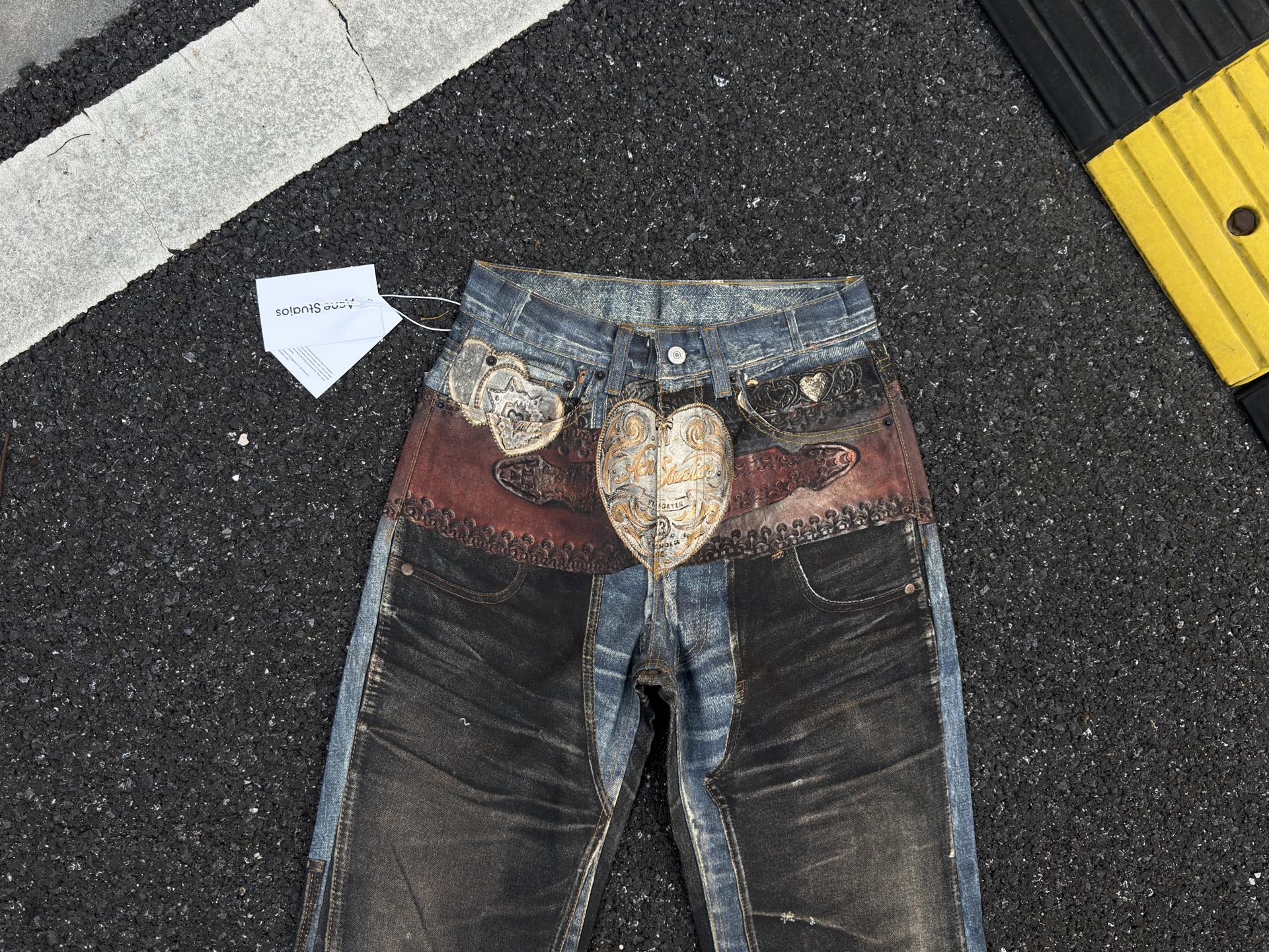 Acne Studios 2010M Heart Buckles Trompe L'Oeil Jeans (BK0704-AIL）